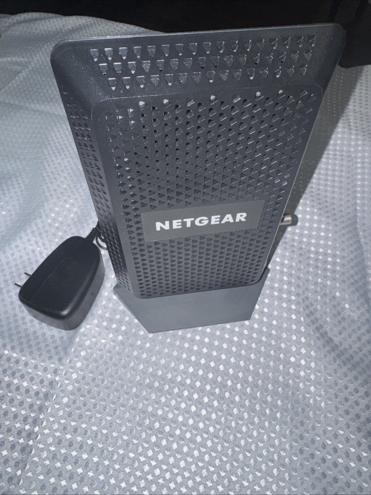 NETGEAR CM600 High speed Cable Modem Up to 960 Mbps 24x8 Channel Bonding