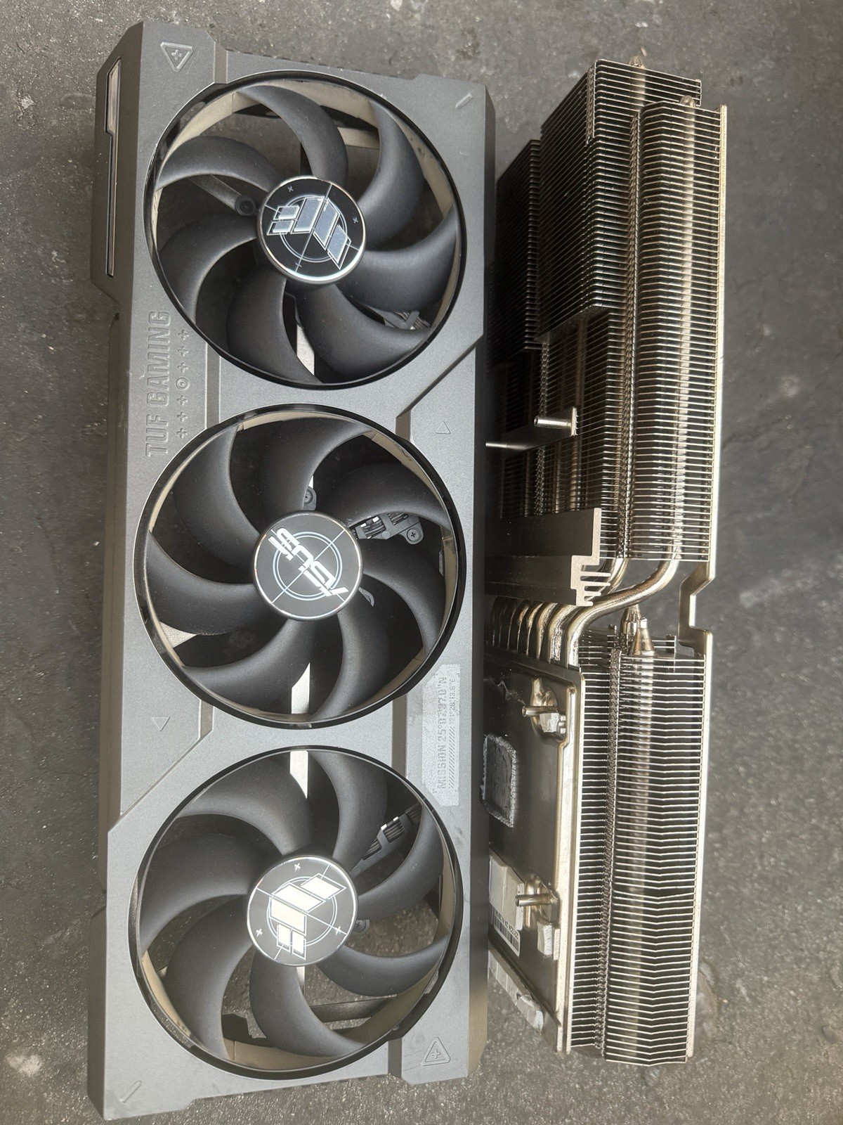 ASUS TUF Gaming NVIDIA GeForce RTX  4090 Triple Fan Heatsink No working