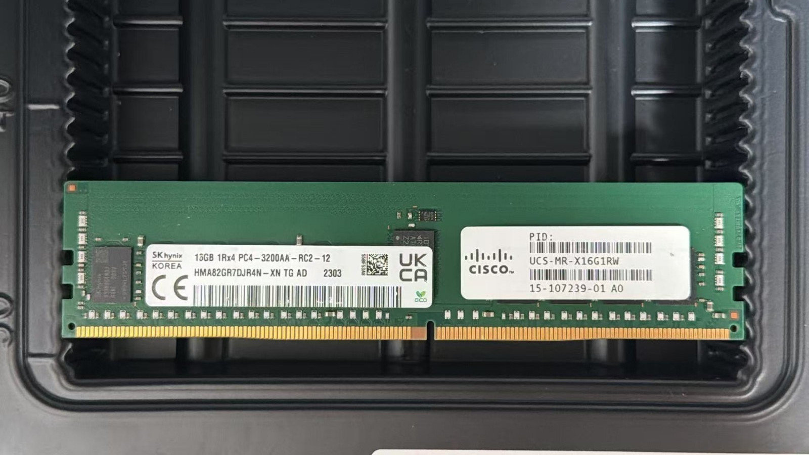 UCS-MR-X16G1RW CISCO 16GB 1RX4 PC4-3200AA Memory 15-107239-01