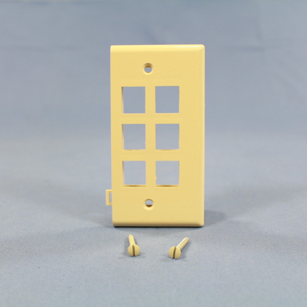 Leviton 40816-I 1-Gang Ivory Quickport Jack 6-Port End Sectional Wallplate Cover