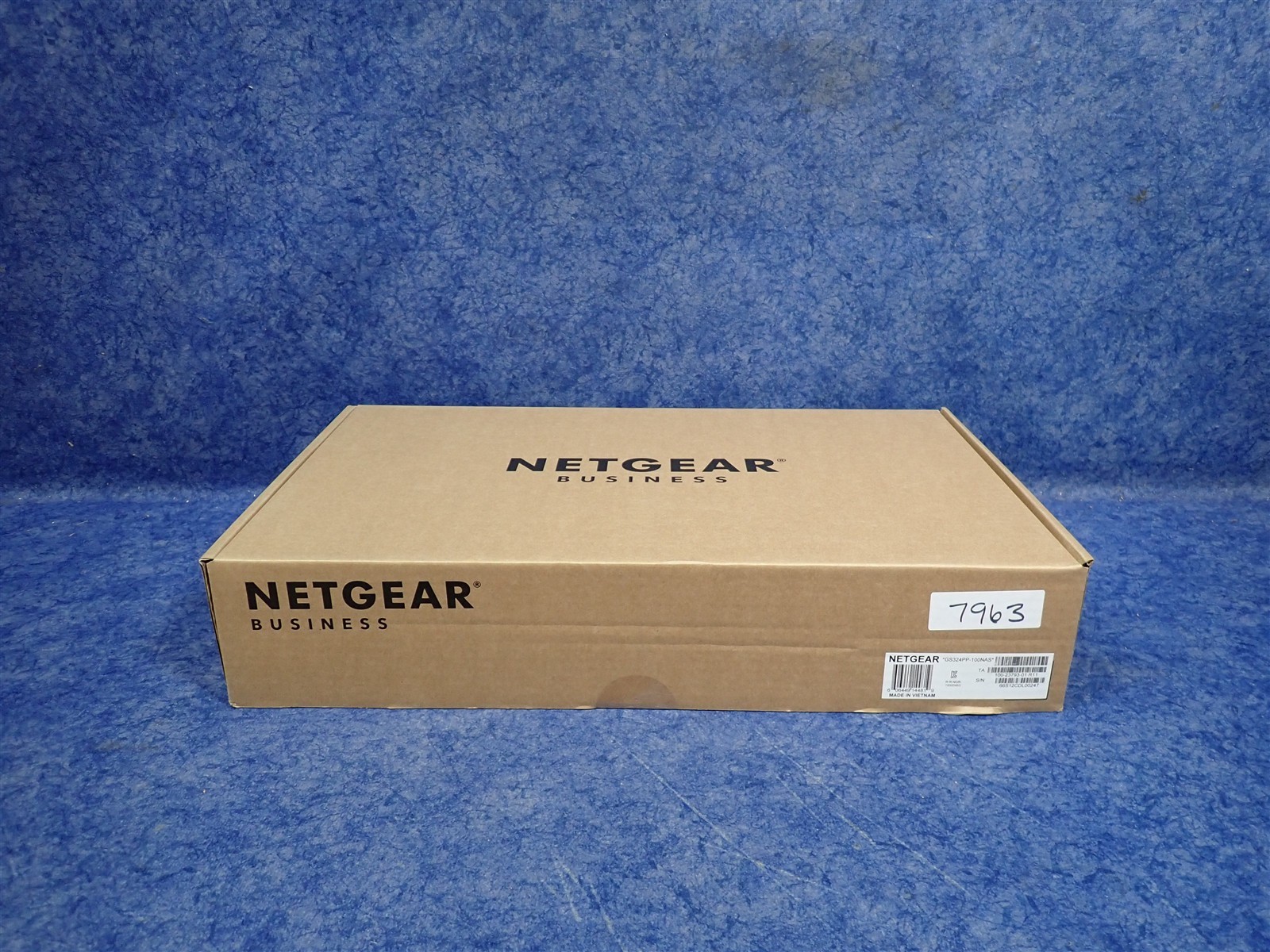 Netgear GS324PP 24-Port Gigabit Ethernet High-Power Unmanaged PoE+ Switch (I8)