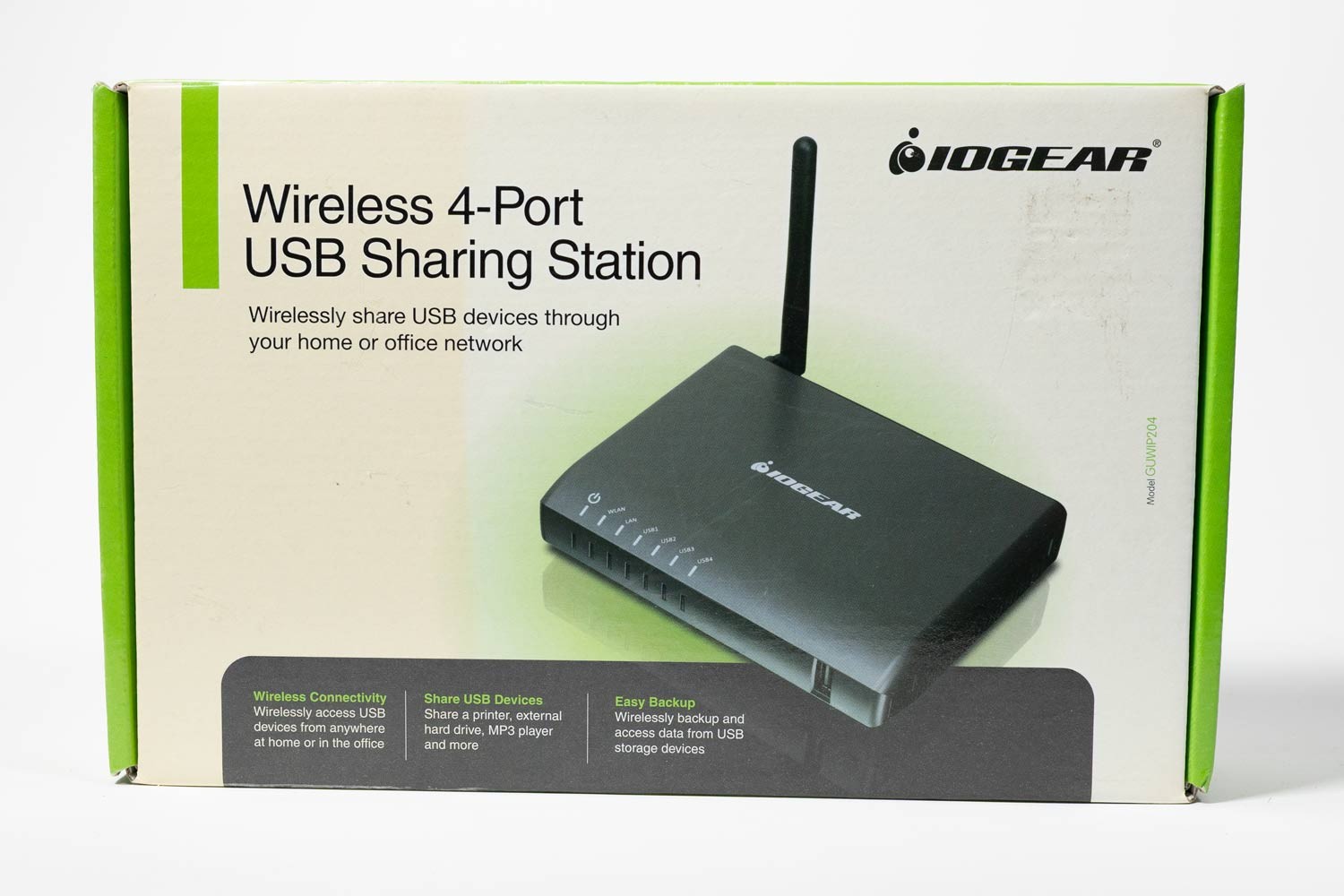 IOGear Wireless 4-port USB Sharing Station GUWIP204 - Original box, cables, disc