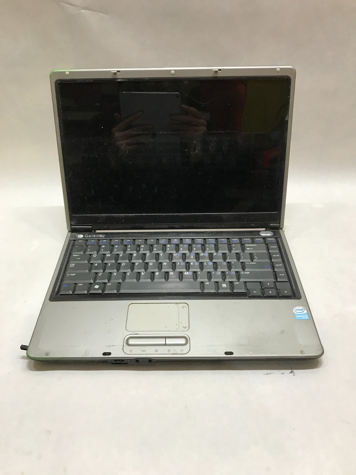 Gateway W323-UI1 14" Intel Celeron 256MB RAM NO HDD/OS For Parts NO POWER - DW