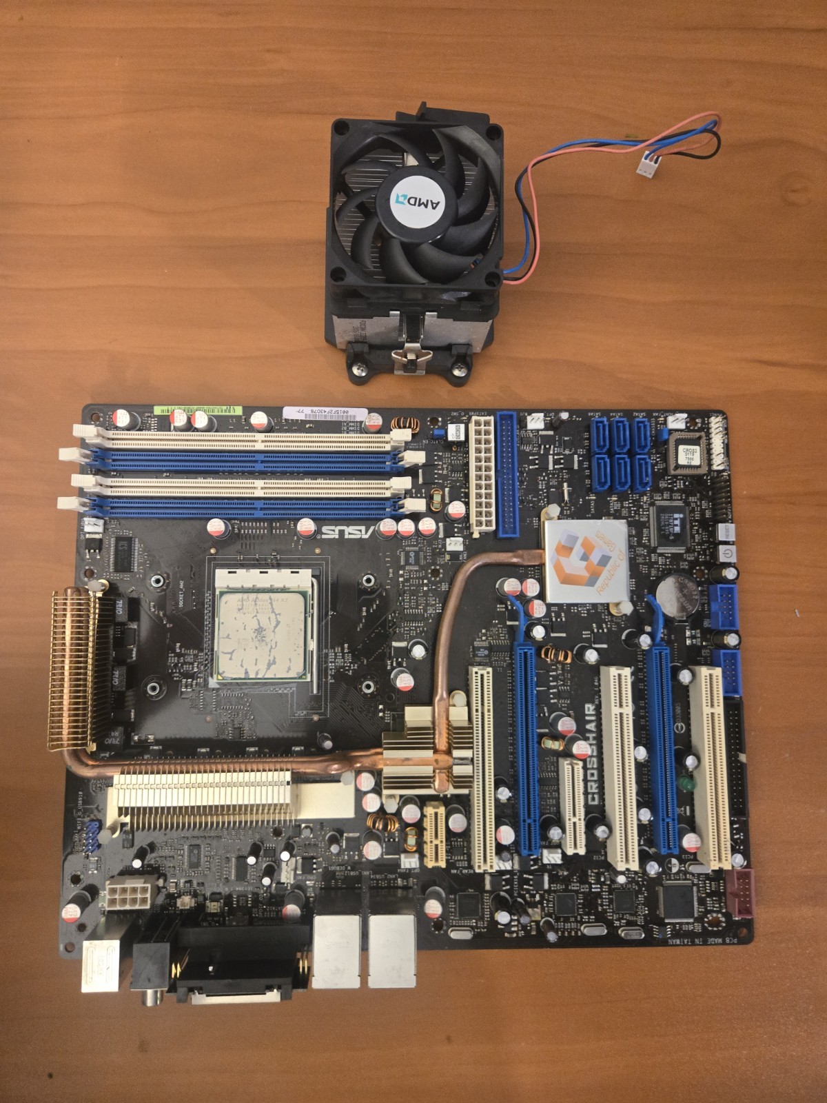 RARE ASUS ROG Crosshair nForce 590 SLI AM2 w/ AMD Athlon 64 X2 4600+ JVG2
