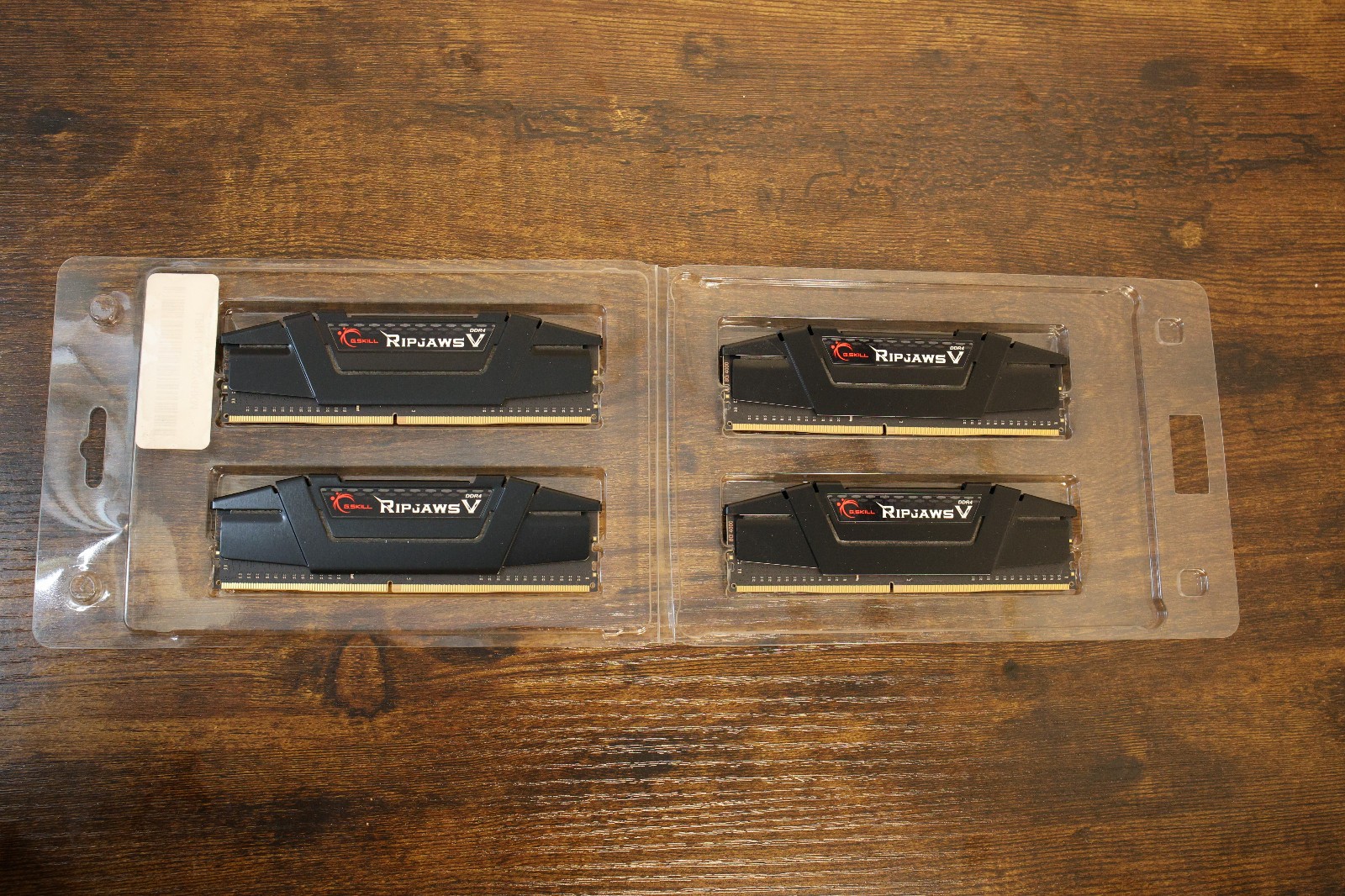G.SKILL Ripjaws V DDR4-4000 CL15-16-16-36 32GB (4x8GB) RAM F4-4000C15Q-32GVK