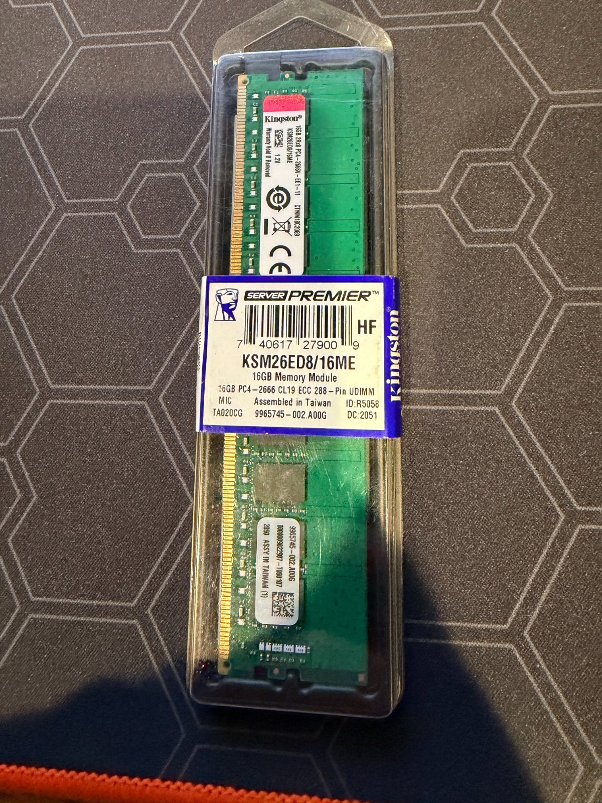 16Kingston Server Premier 16GB DDR4-2666 ECC UDIMM KSM26ED8/16ME OPEN BOX