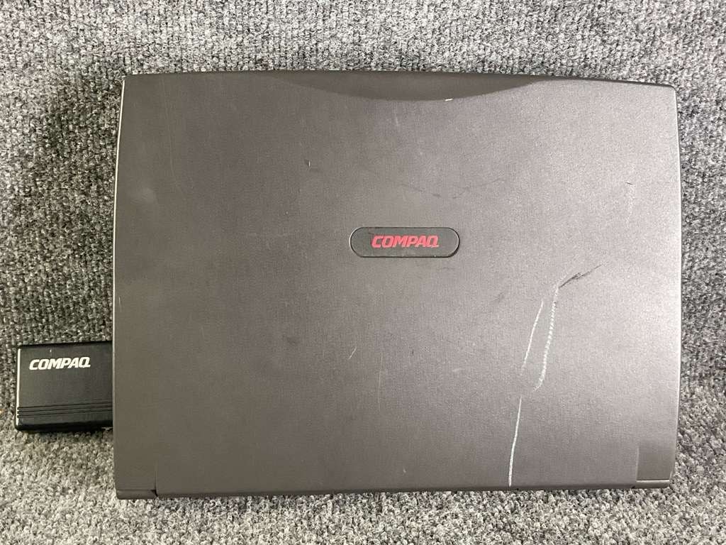 Compaq Contura 400C 2860B Laptop Display Screen Part Used