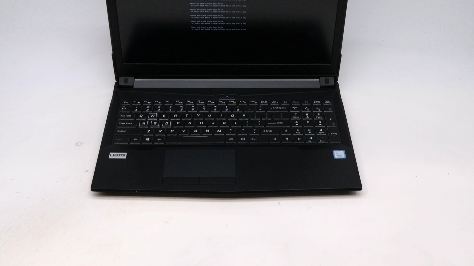 Sager N8xxEP6 15" i7-8750h 16GB 1TB - Very Good