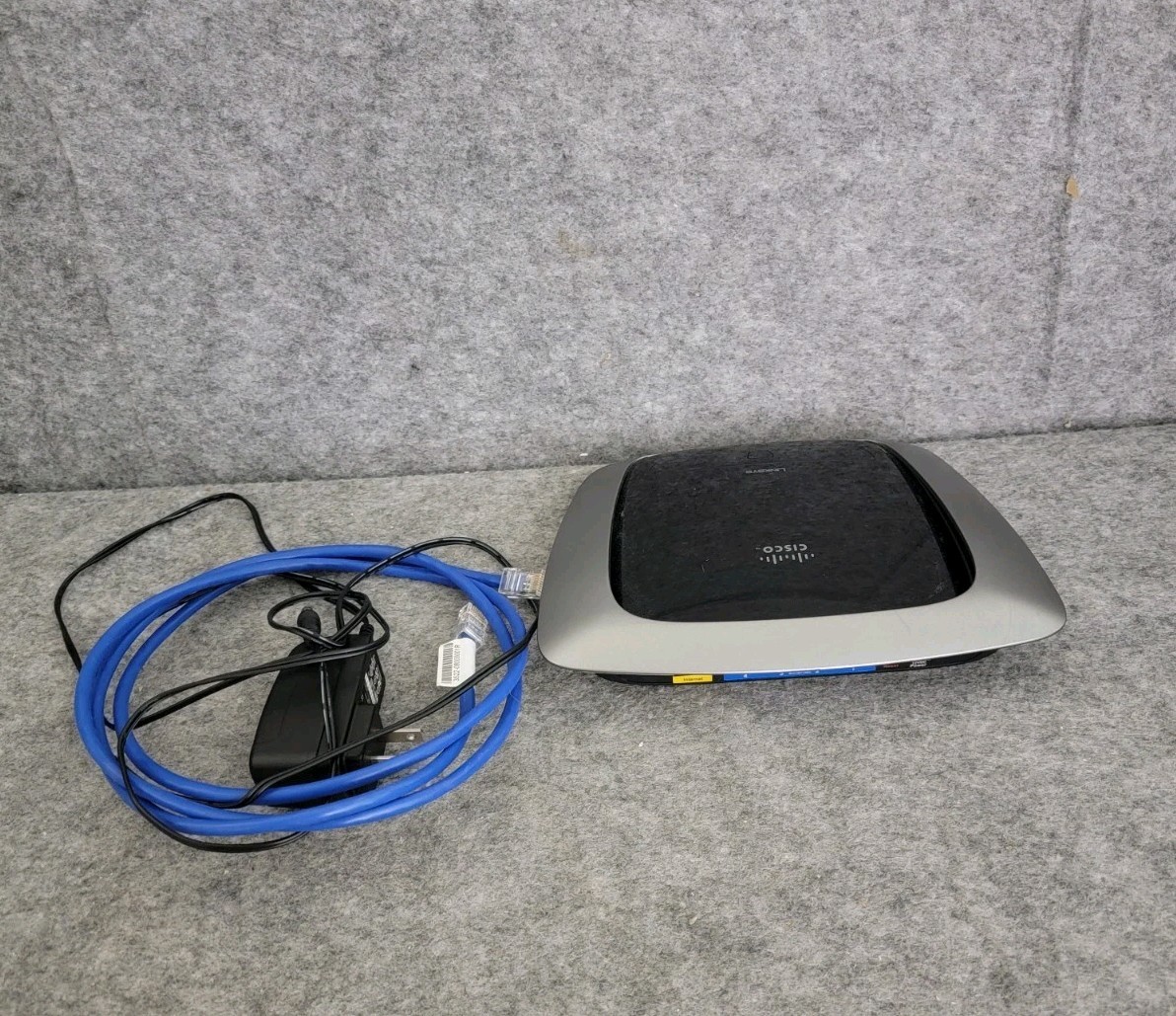 Cisco Linksys WRT310N v2 Wireless-N Gigabit Router 4 Ports wifi