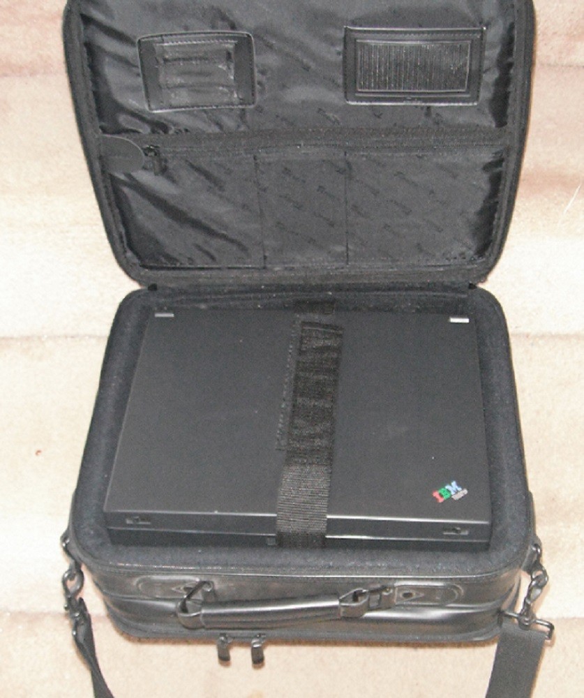 IBM 2635 Think Pad w/ Targus Case for parts or repair