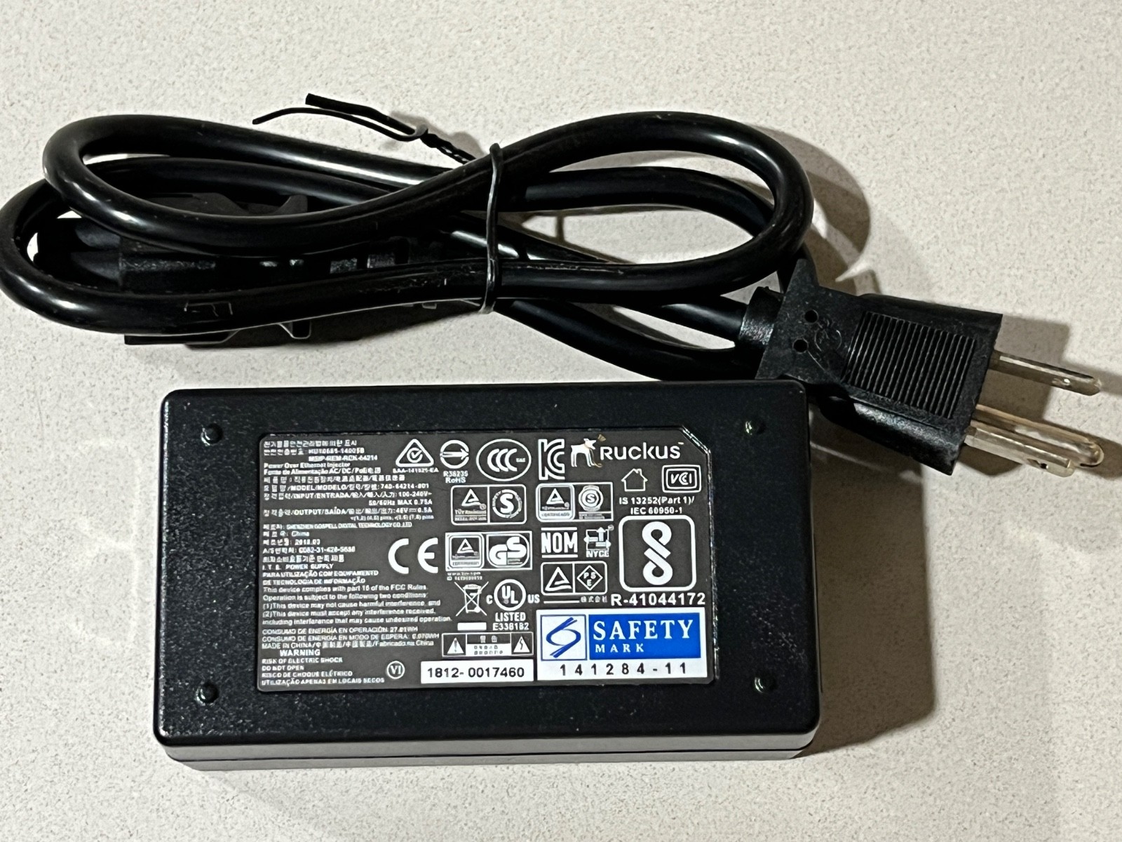 Ruckus 740-64214-001 AC DC PoE injector RJ45 Gigabit 48V - Brand New