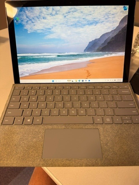 Microsoft Surface Pro 7, Intel i7-1065G7, 16GB RAM, 256 GB SSD