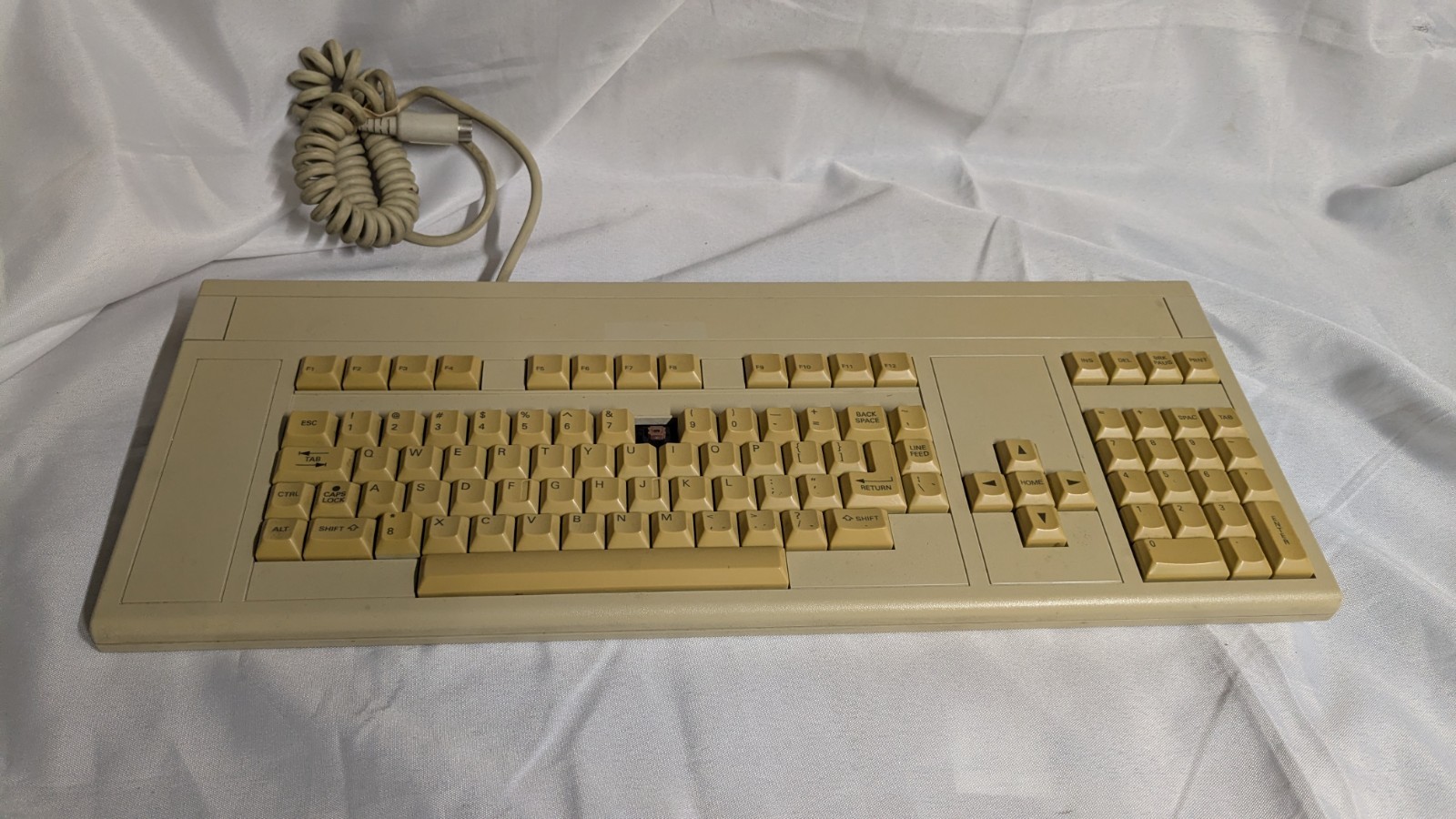 TEXAS INSTRUMENTS ALPS SKCM Brown LOW PROFILE KEYBOARD 2230528-0001 (FOR PARTS) 