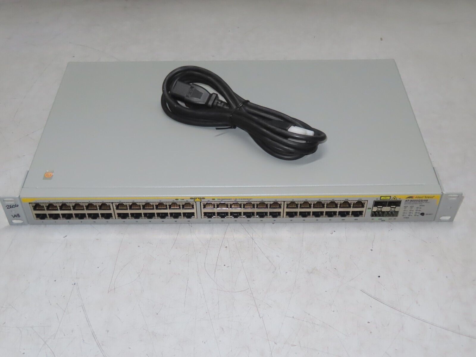 Allied Telesis 8000GS Series AT-8000GS/48 Switch