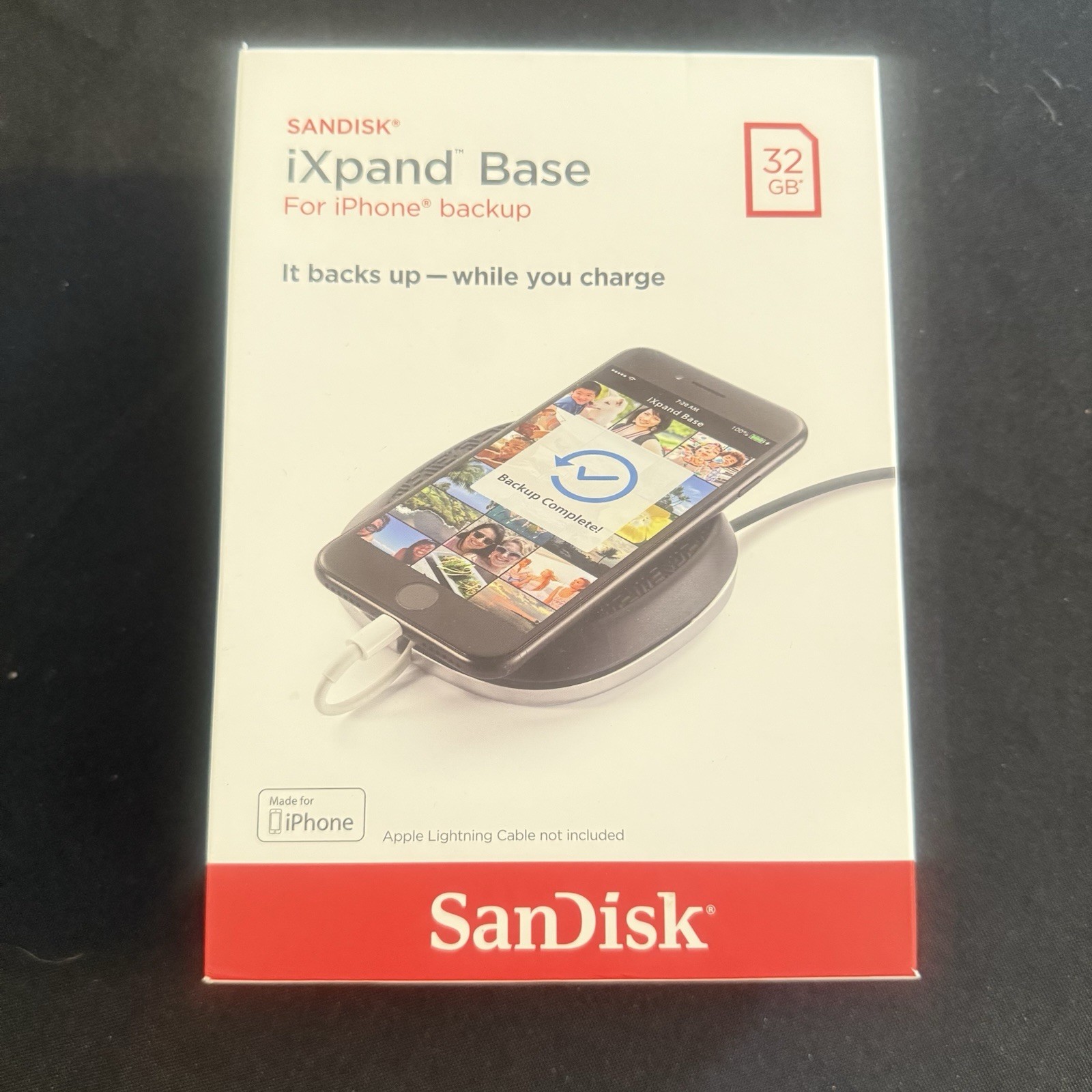 SanDisk iXPAND Base 32GB Charge Automatic Phone Backup Base for iPhone - Black