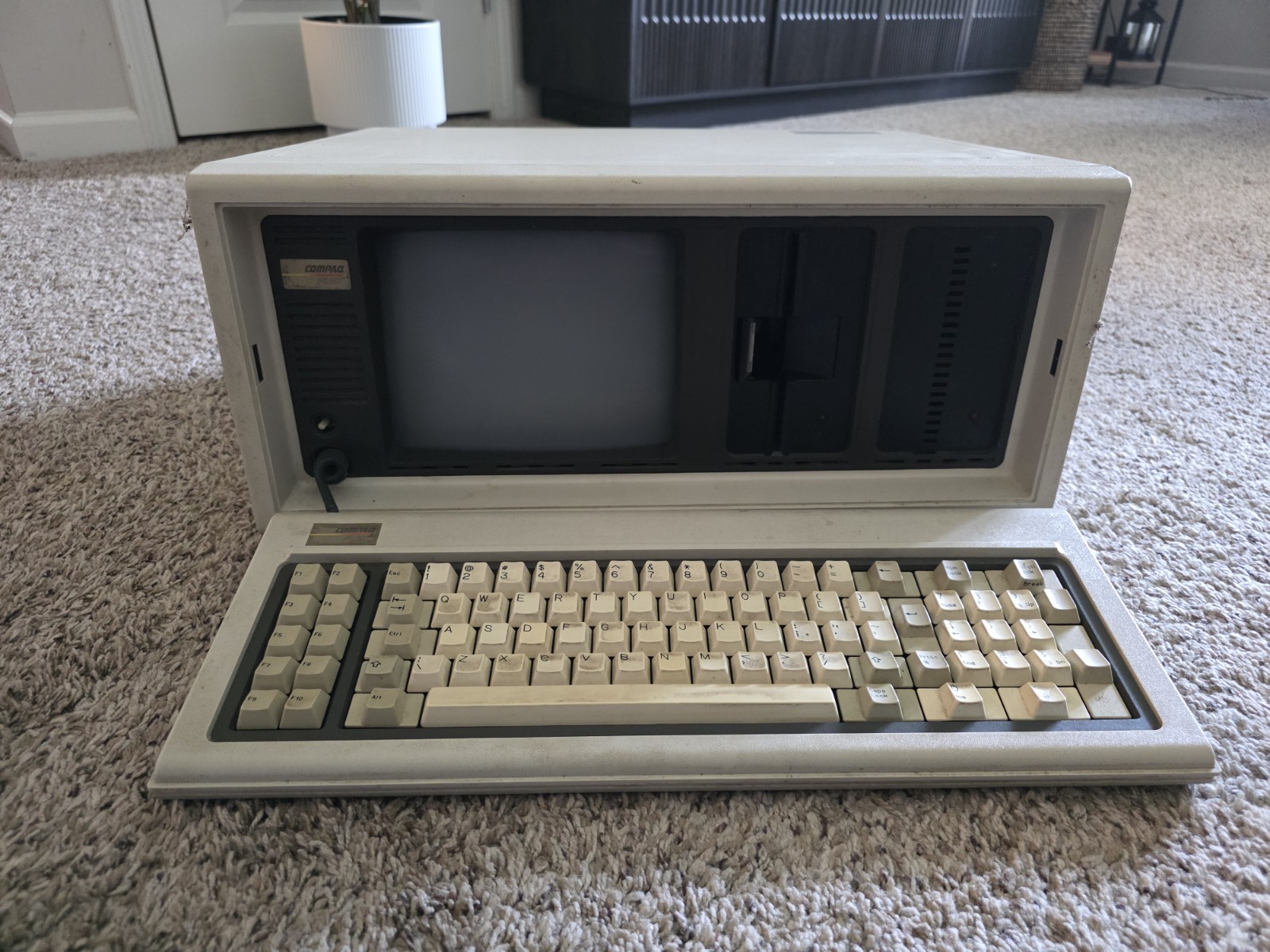 Compaq Plus Vintage Portable Computer w/ Built-In CRT Monitor, Keyboard, Case
