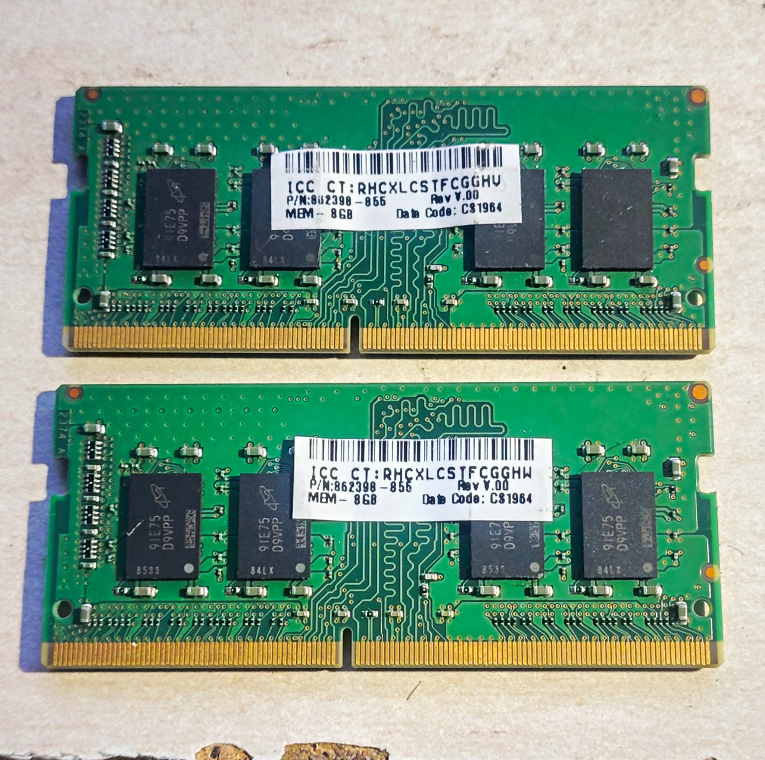Micron 16GB (2x8GB) DDR4-2666 SO-DIMM MTA8ATF1G64HZ-2G6E1
