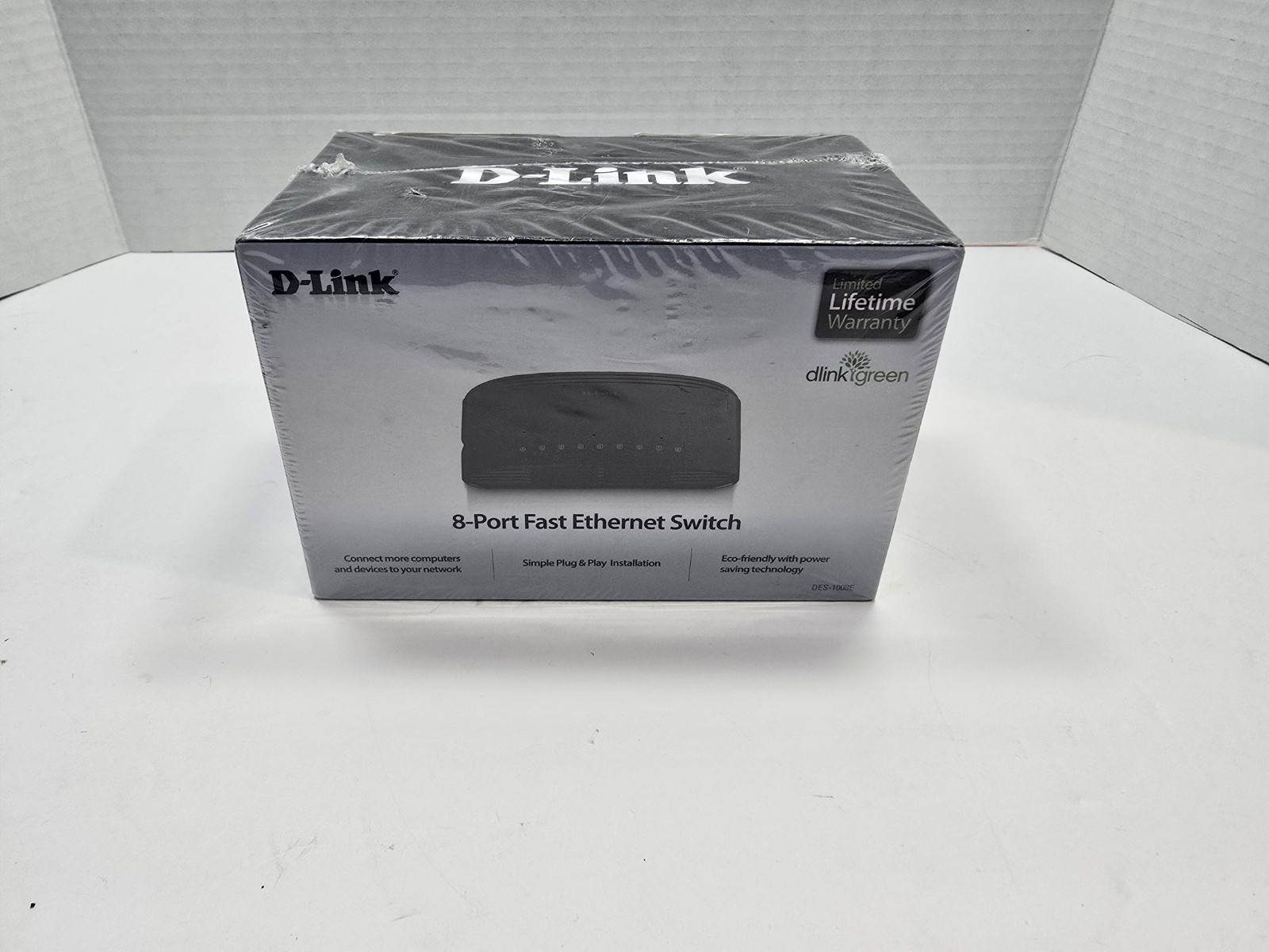 D-Link  DES (DES-1008E) 8-Ports External Switch