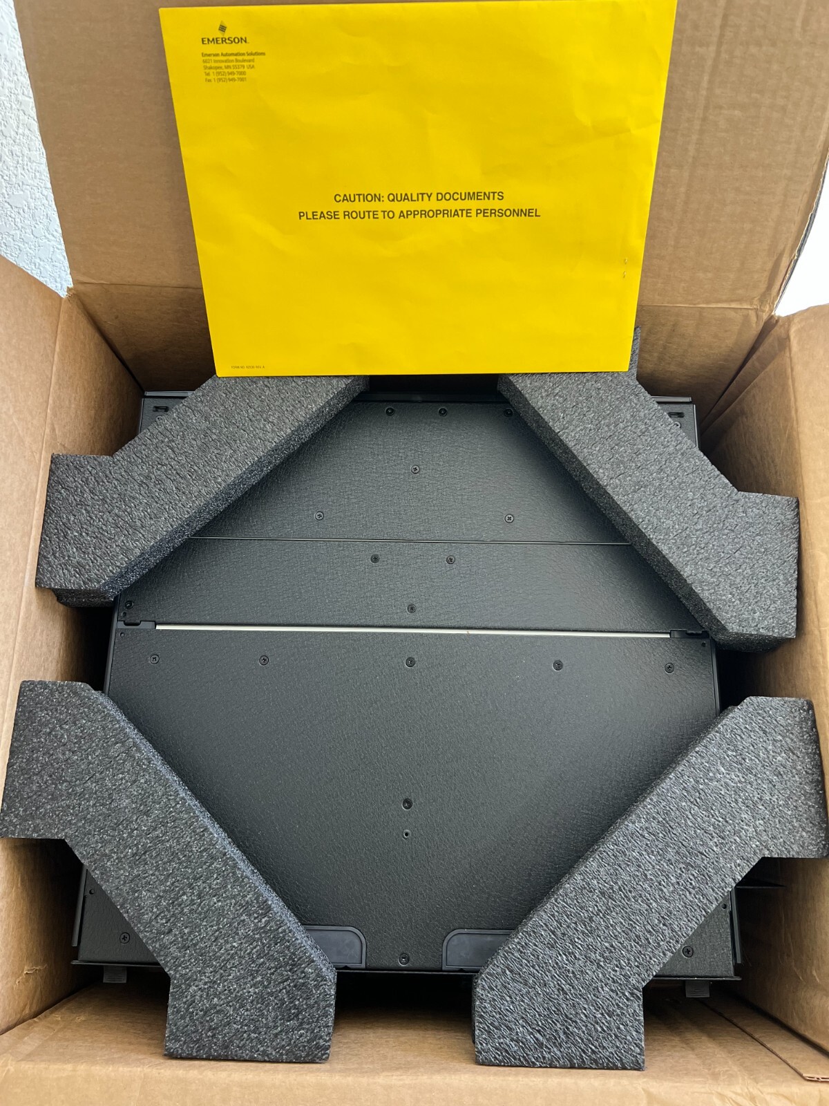Corning CCH-04U Wall Mount Enclosure, 12 CCH Panels