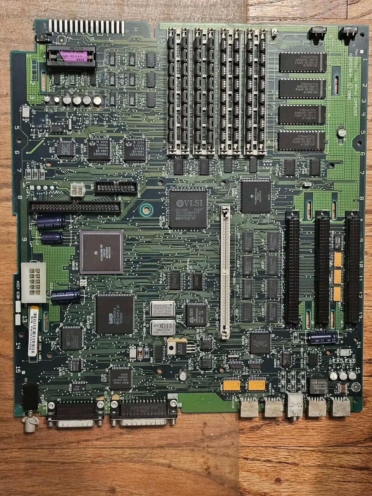Vintage Apple Computer Macintosh IIcX Motherboards 820-0242-B Full Ram Powers