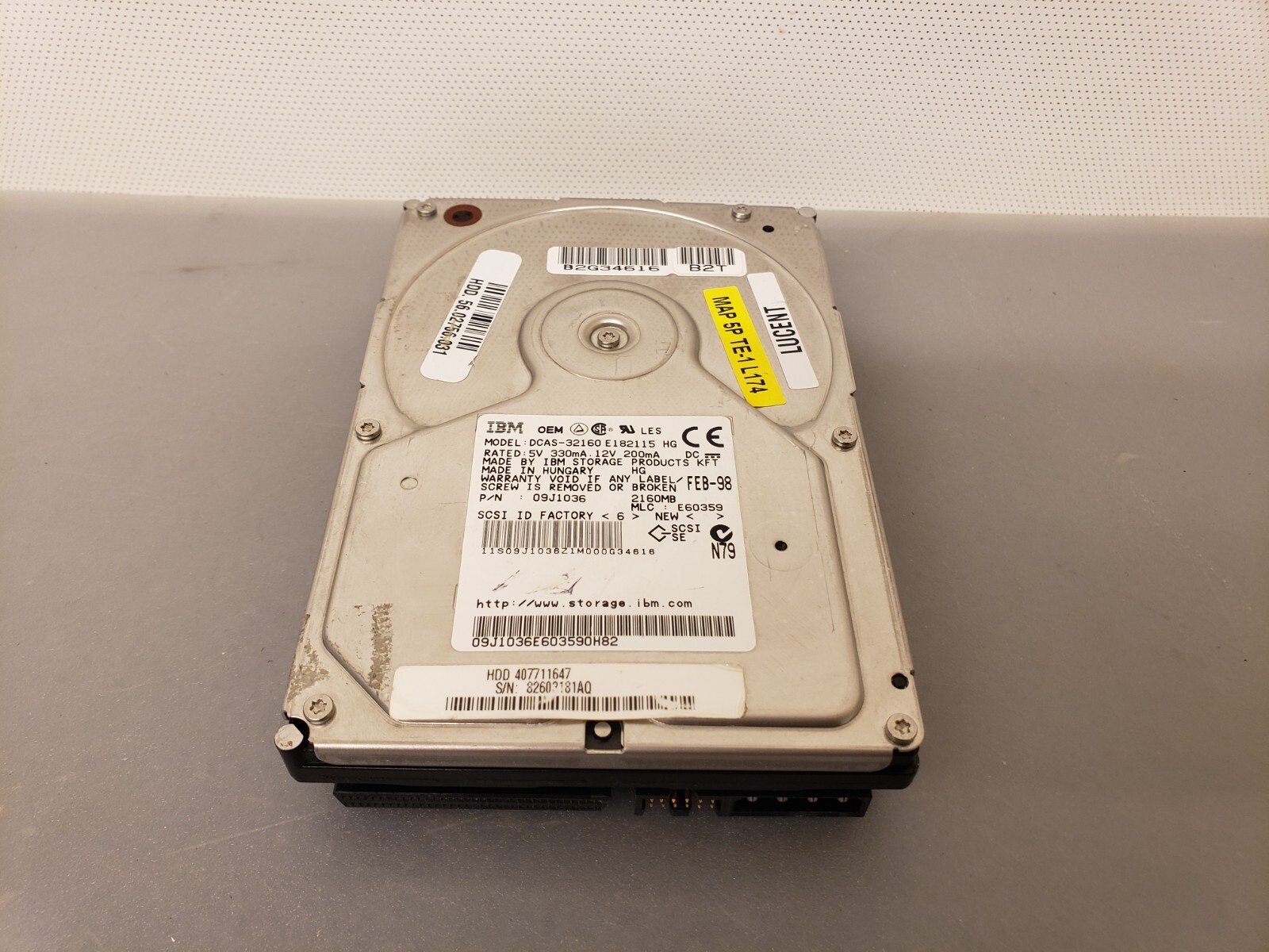 Vintage IBM SCSI Hard drive HDD DCAS-32160 09J1036 2GB 2160MB 68 pin Tested