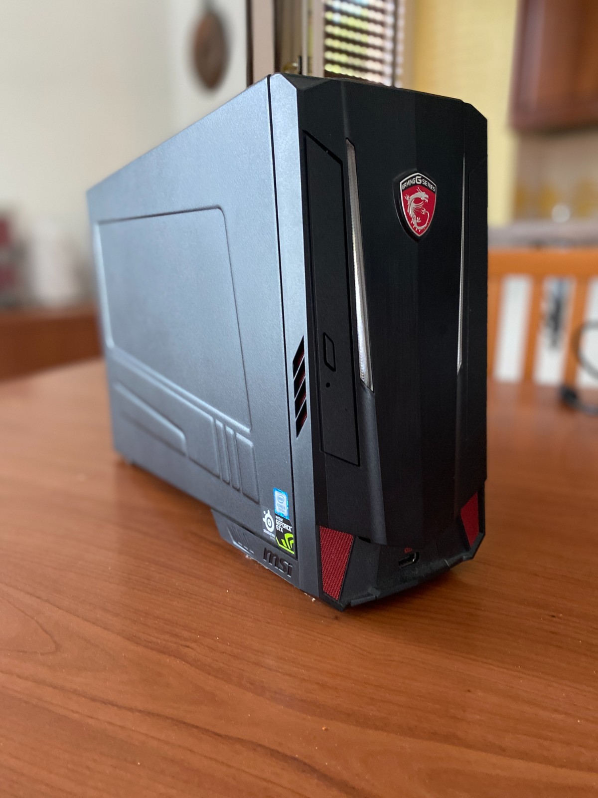 Gaming PC MSI Nightblade Mi2 (GTX 1060 6GB, i5, 16GB RAM)