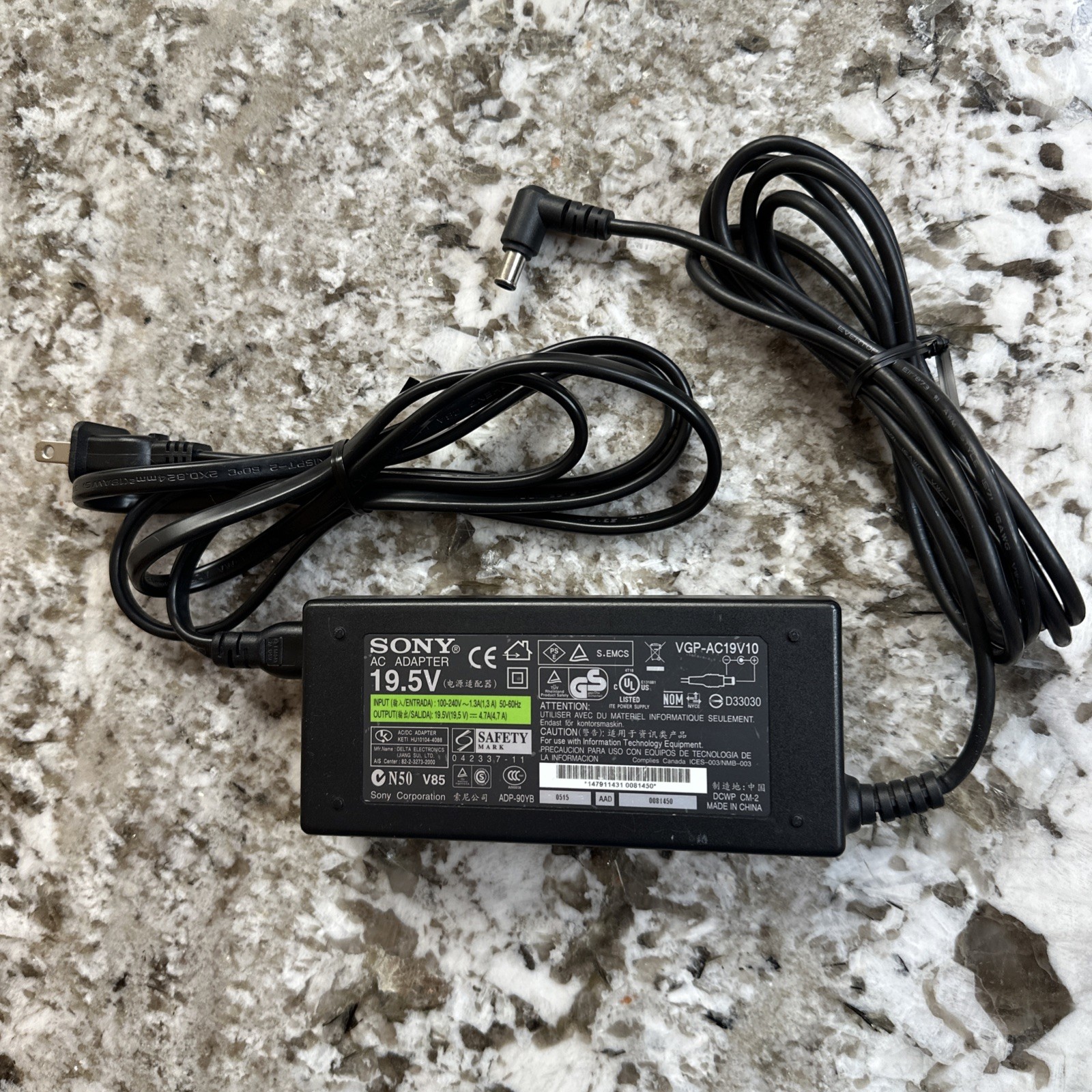 Genuine Sony VGP-AC19V10 19.5V AC Adapter Laptop Charger OEM Power Supply