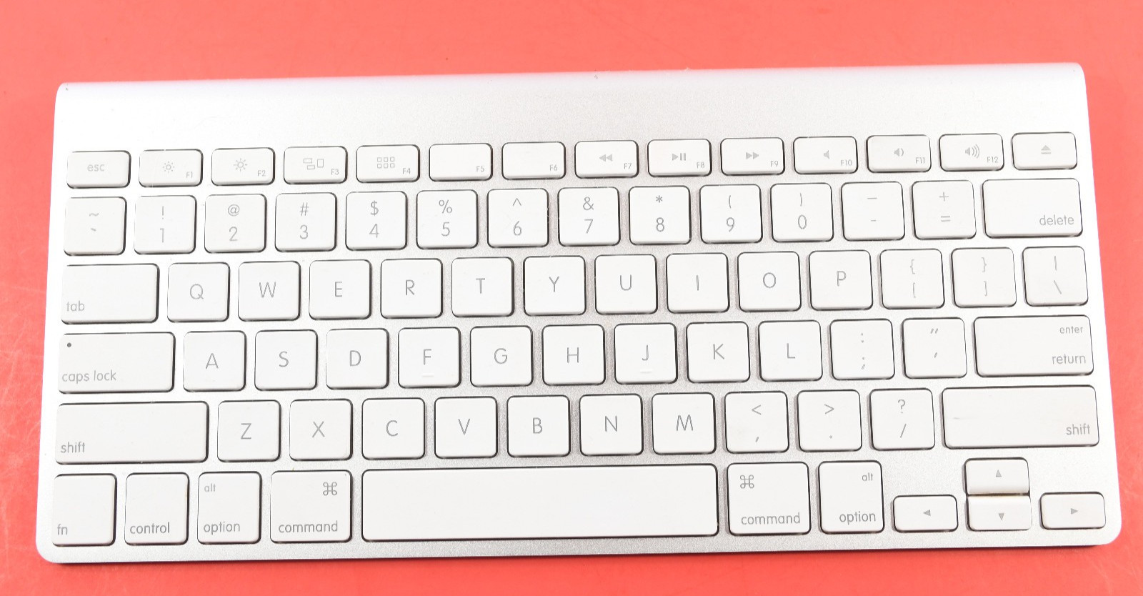 Apple A1314 MC184LL/A Bluetooth Wireless Magic Keyboard Tested, free batteries