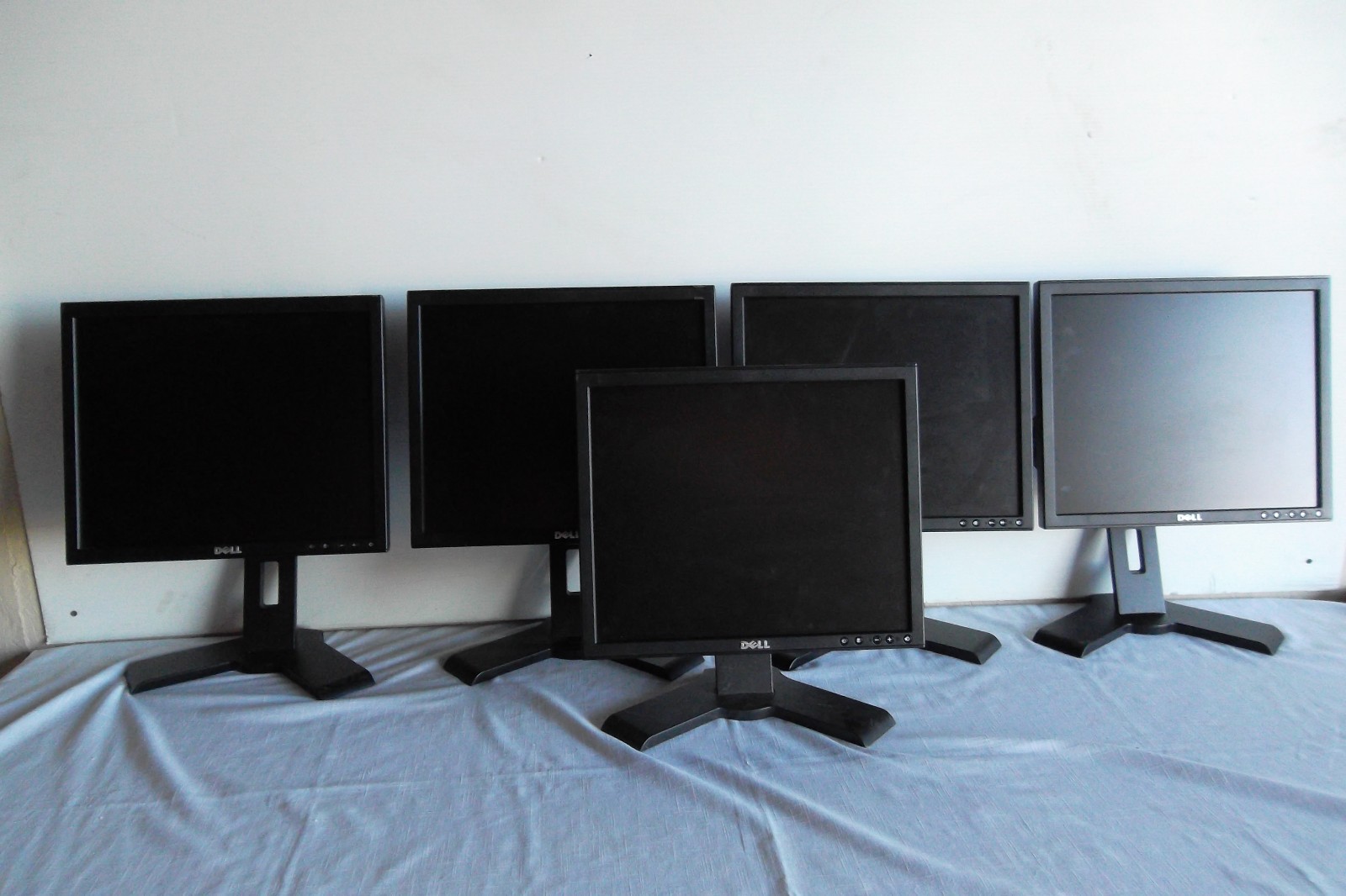LOT-5 Dell 17" Monitors BLACK w/4-Port USB Hub DVI VGA P170Sf 1708FP YVG53 C182J