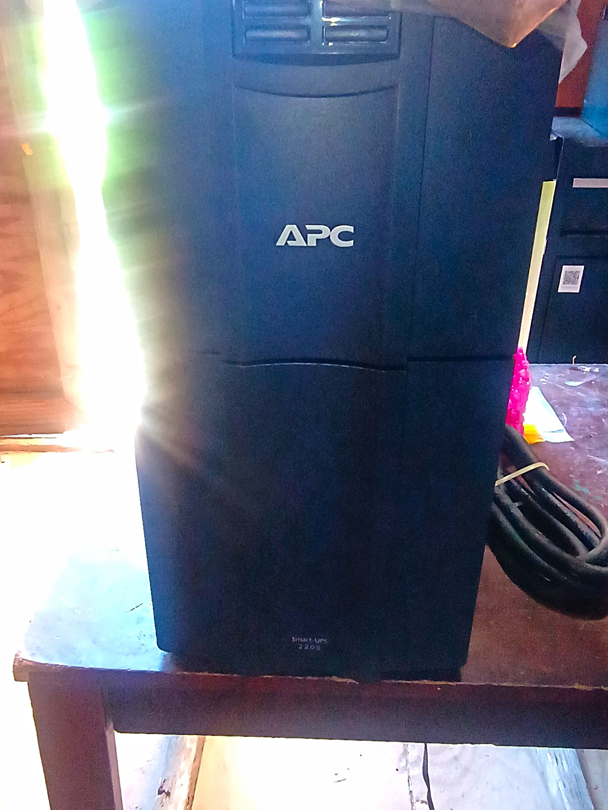 APC Smart-UPS 2200VA 1980W Tower UPS SMT2200 120V Surge Alarm USB