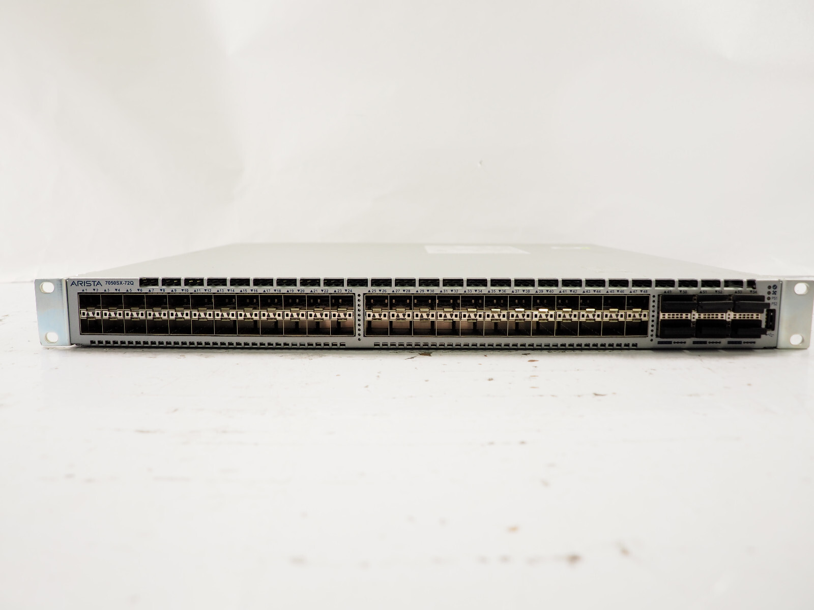 Arista DCS-7050SX-72Q 48 x SFP+ 6 x 40GbE QSFP+ 2 x 500W PSU Switch Tested
