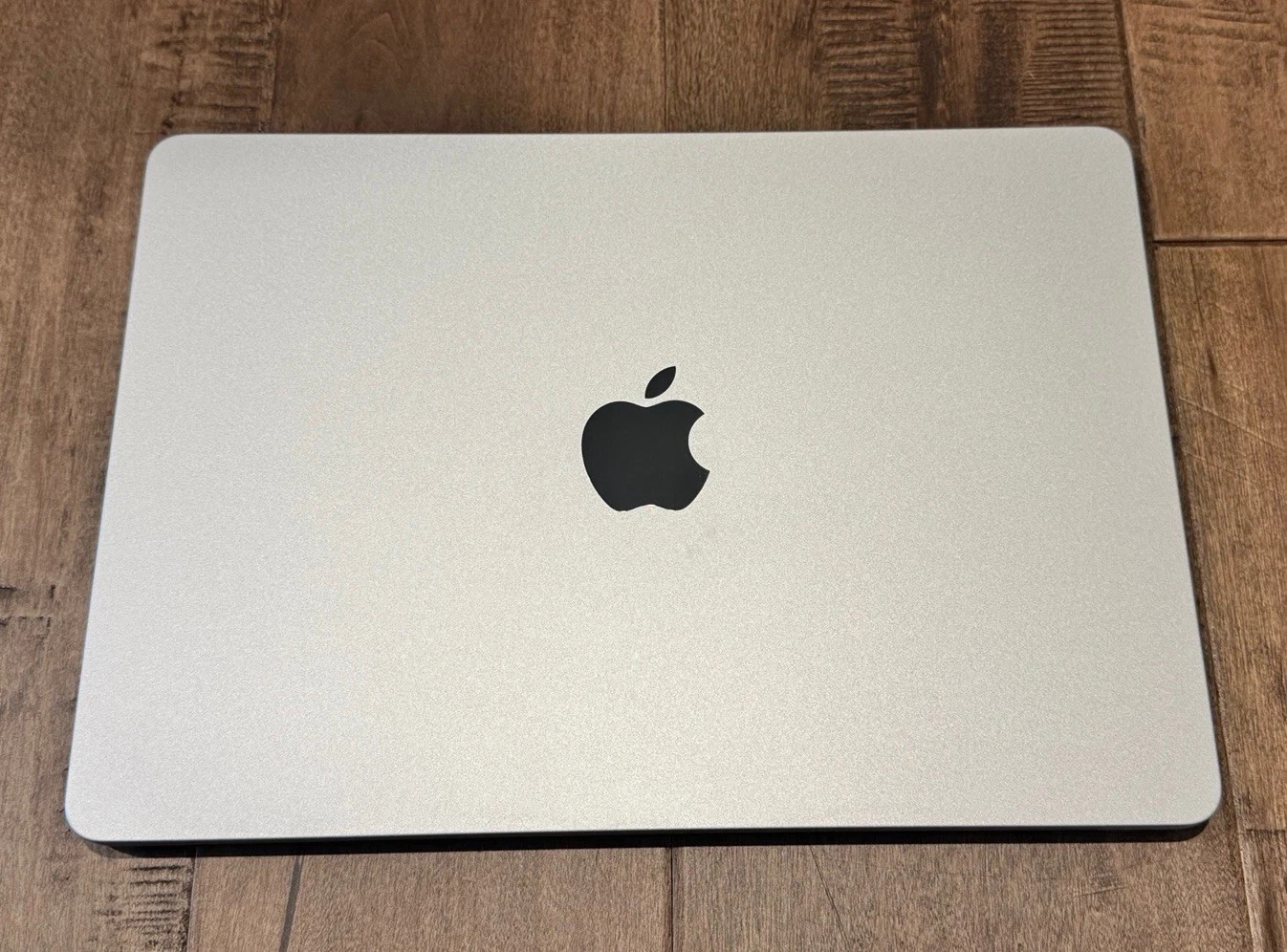 2025 Apple MacBook Air 13-inch M4 Chip 16GB RAM 512GB SSD Midnight 