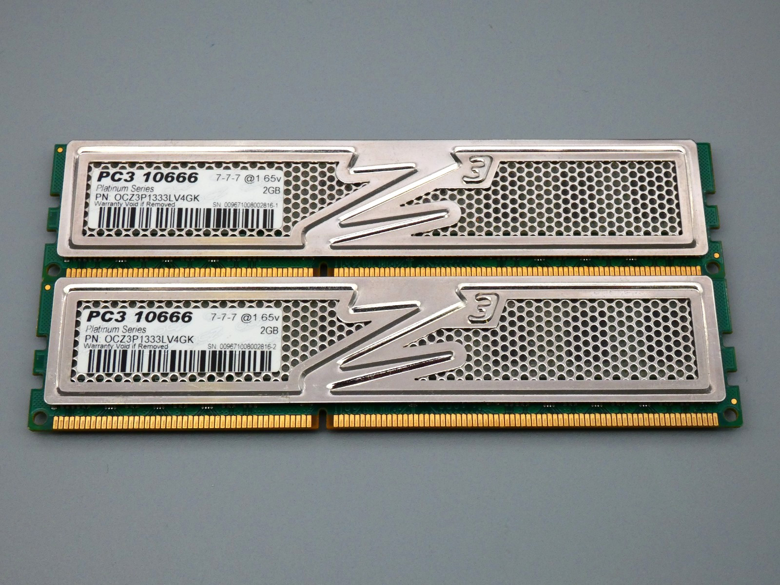 OCZ Platinum Series 2x2GB DDR3-1333 OCZ3P1333LV4GK 7-7-7-20 @ 1.65V RAM