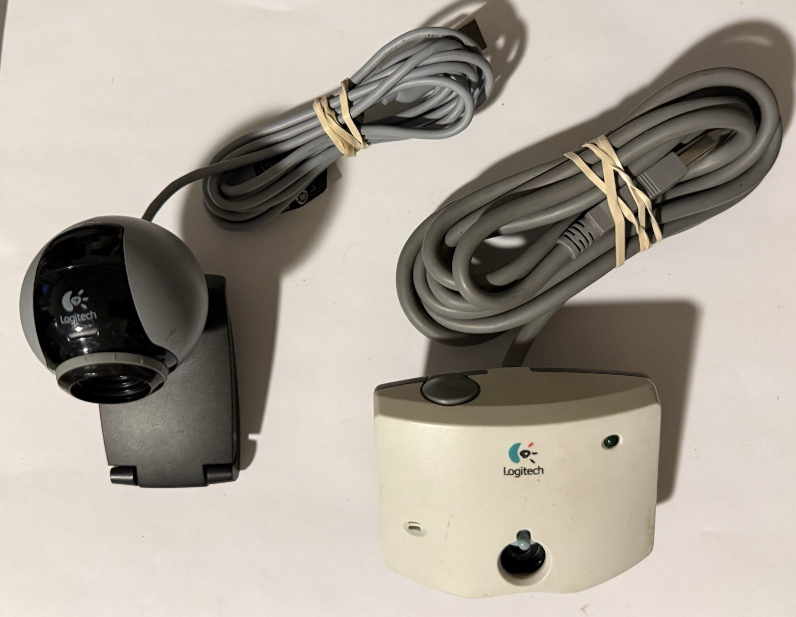 A lot of two Logitech WebCam cameras 1- Vintage Vcam-u1 & 1- V-U0003
