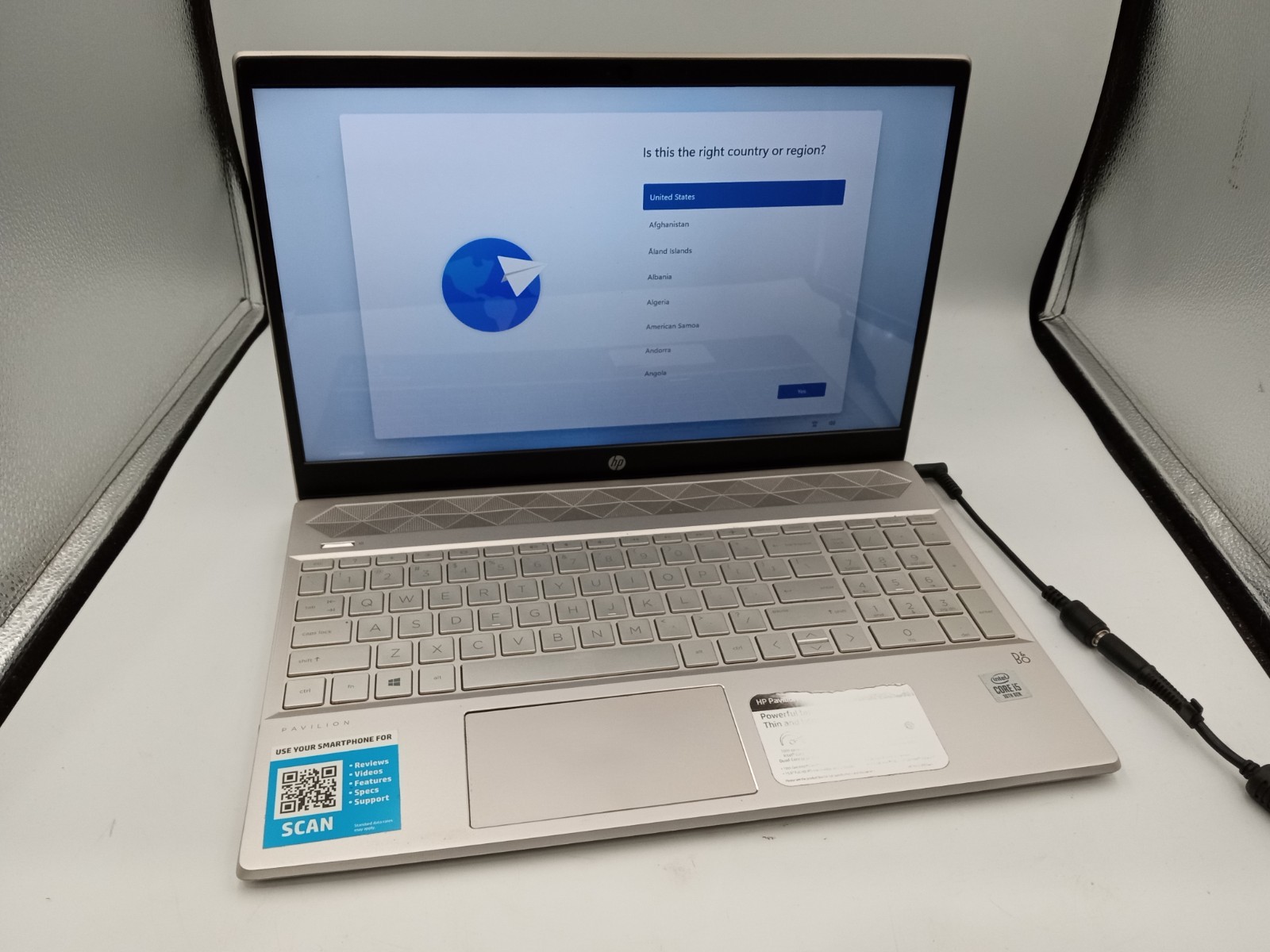 HP Pavilion 15-cs3055wm 15.6" Laptop i5-1035G1 4GB 128GB Windows 11 - READ -RR