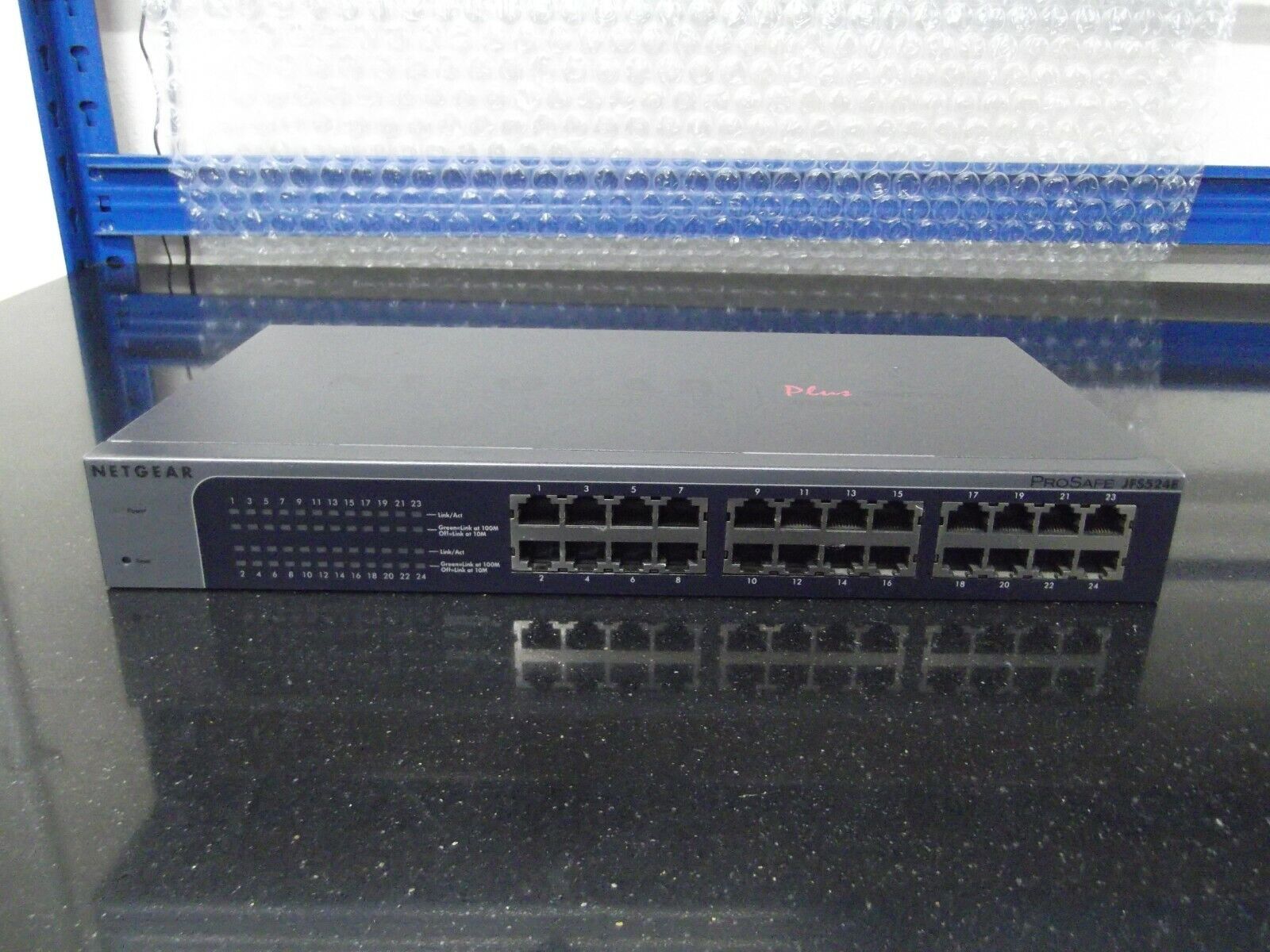 Netgear ProSafe JFS524E 24-Port Fast Ethernet  Switch