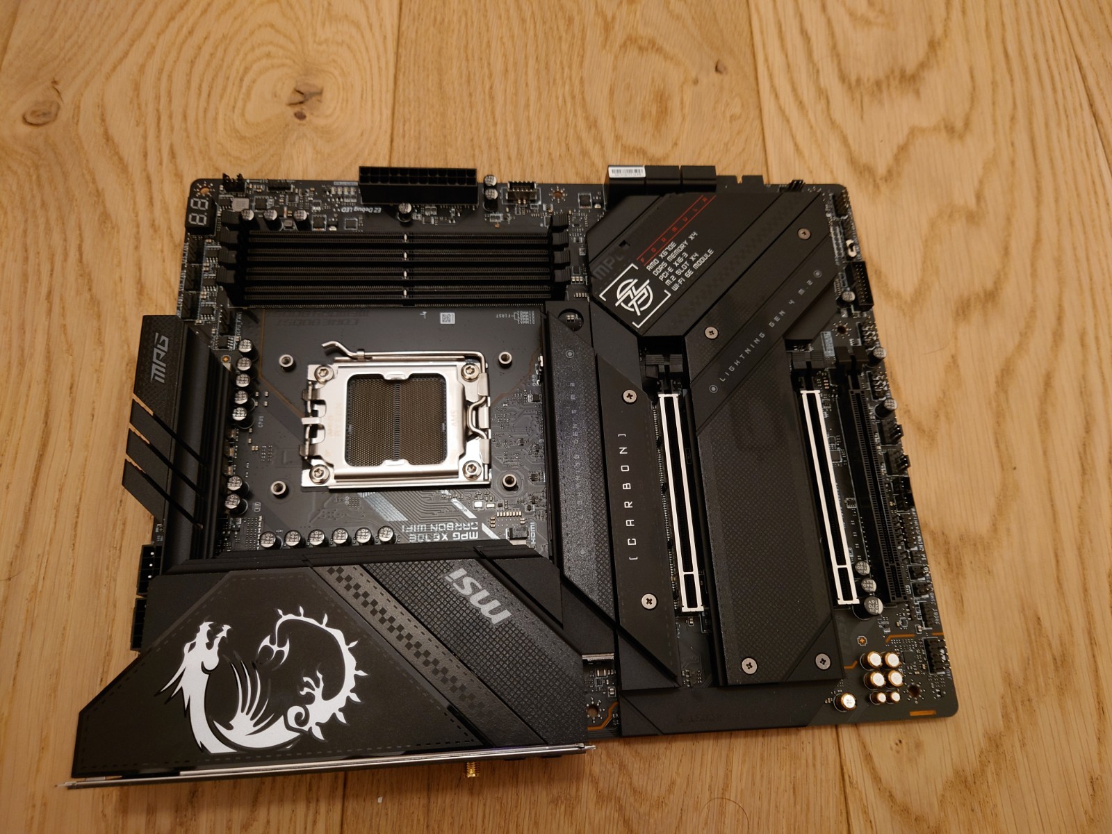DAMAGED FOR PARTS ** MSI MPG X670E CARBON WIFI DDR5 AM5 AMD ATX MOTHERBOARD