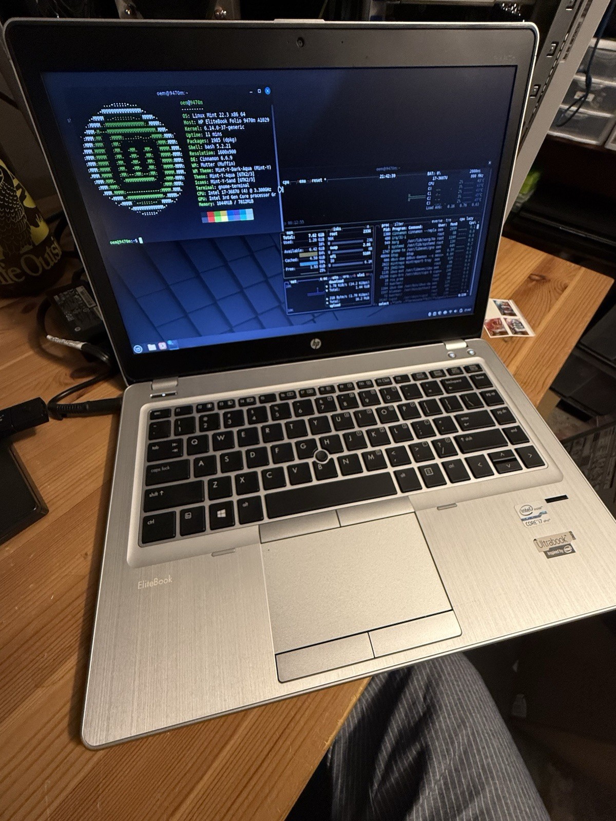 HP EliteBook Folio 9470m i7-3687u, 256GB SSD, 8GB RAM, Linux, bad battery, AC