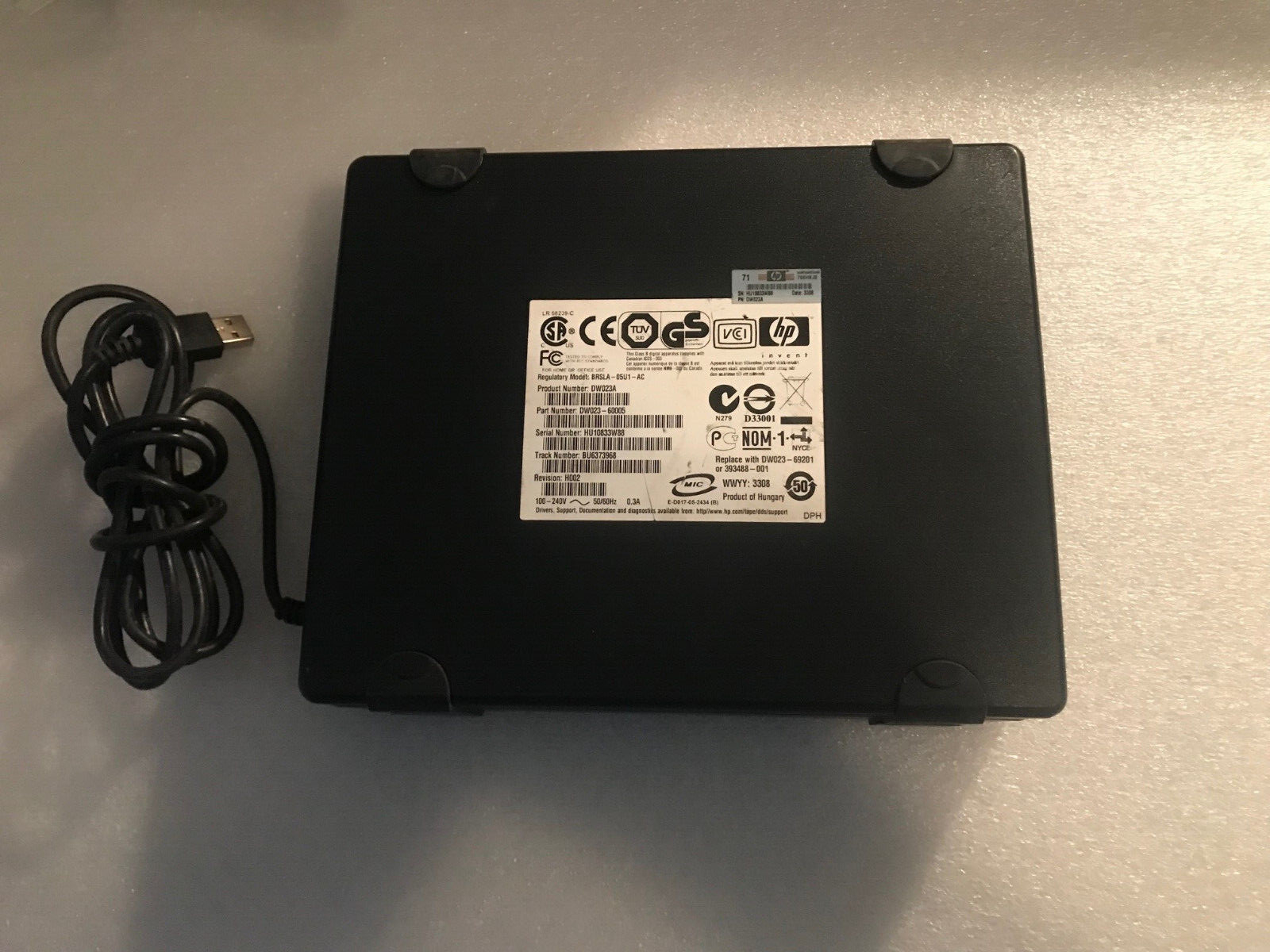 HP DAT40 gb USB EXTERNAL TAPE DRIVE 393488-001 DDS4 DW023A dw003
