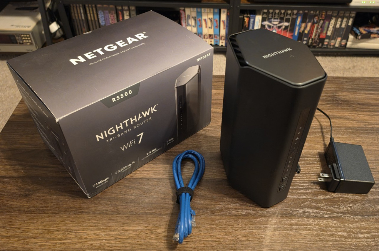 NETGEAR - Nighthawk BE12000 RS500 Tri-Band Wi-Fi 7 Router - Black [used]