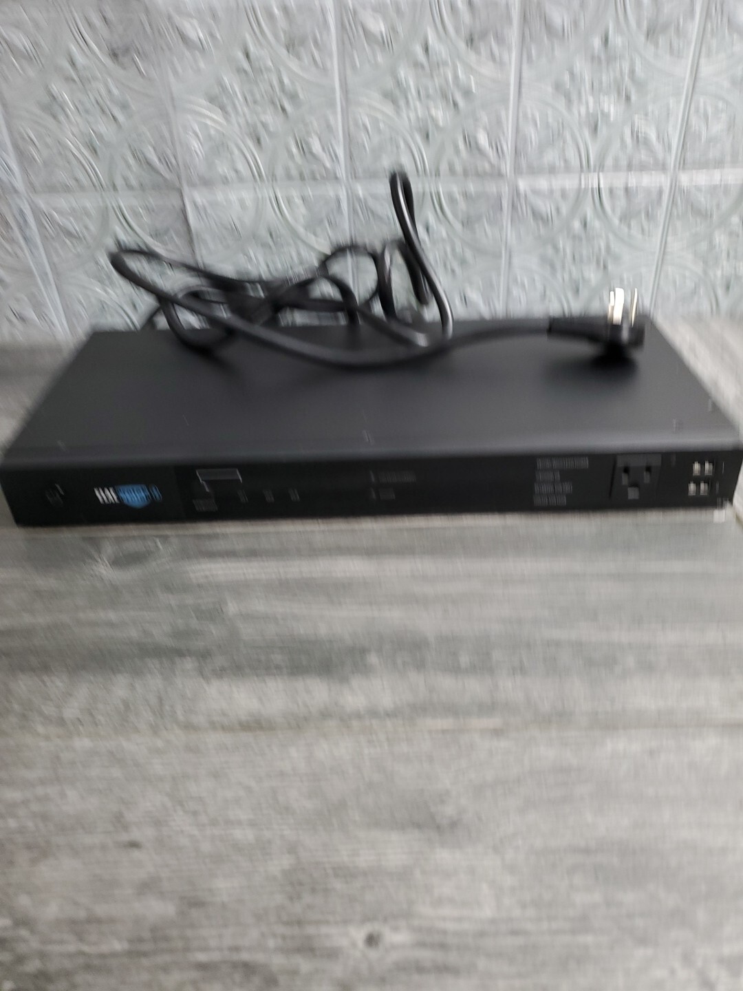 ELAC ProteK 9 Outlet/2 USB 3240 Joules Surge Protector/Power Conditioner PR-81B