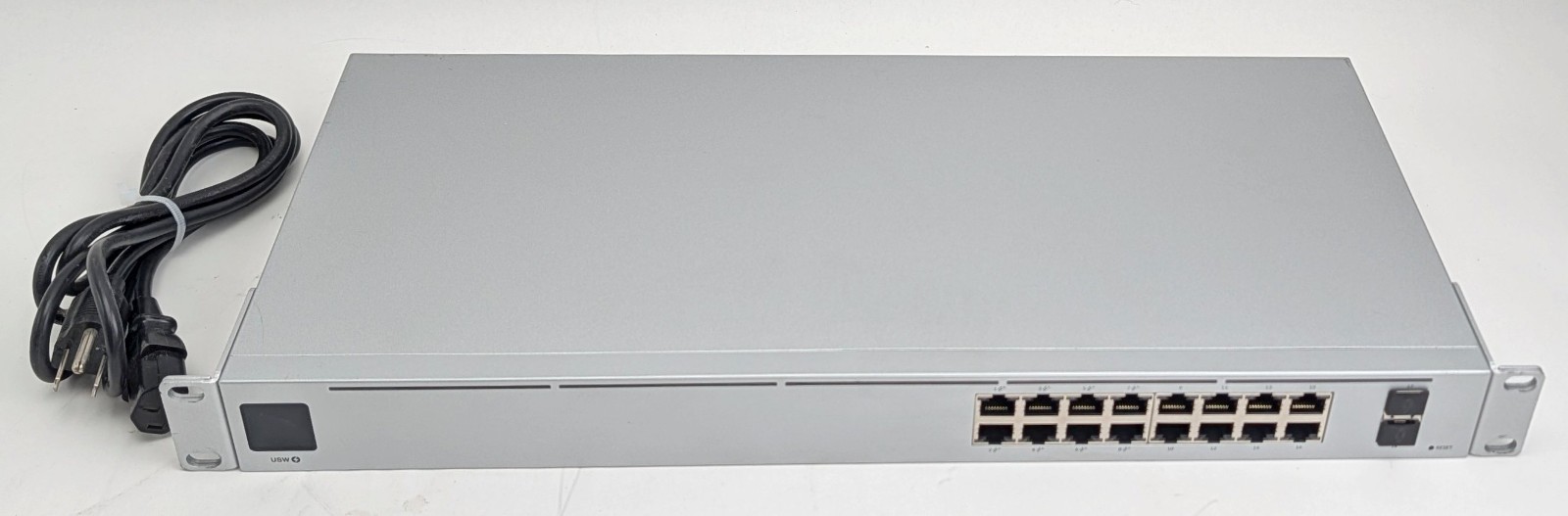 Ubiquiti UniFi USW-16-POE 16-Port Gigabit PoE Ethernet Network Switch w/ Cable