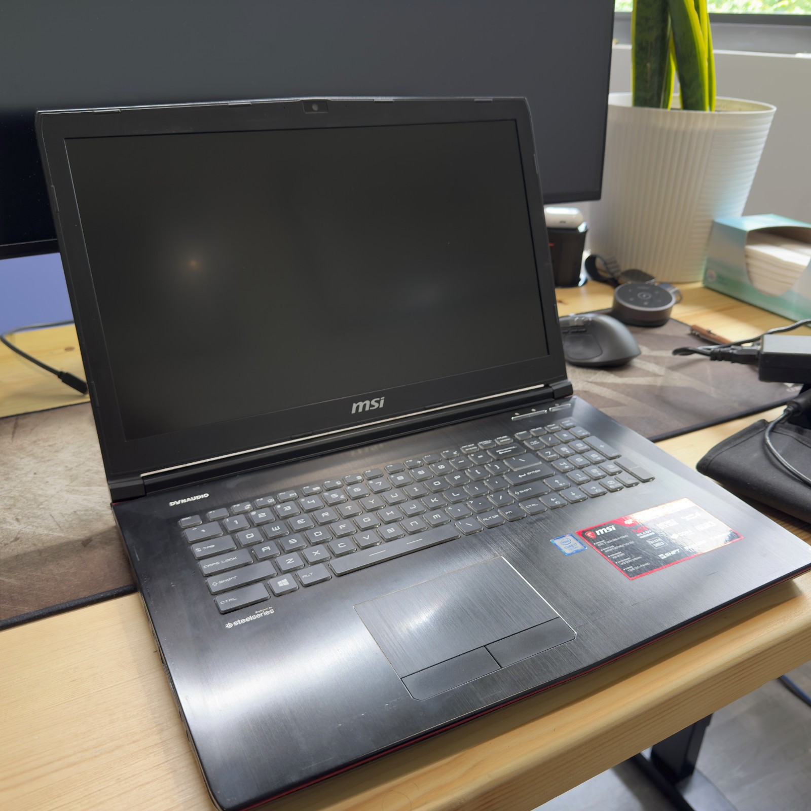 MSI GE72VR Apache Pro 17.3 Gaming Laptop i7-7700HQ GTX 1060 (8 GB RAM + NO SSD)