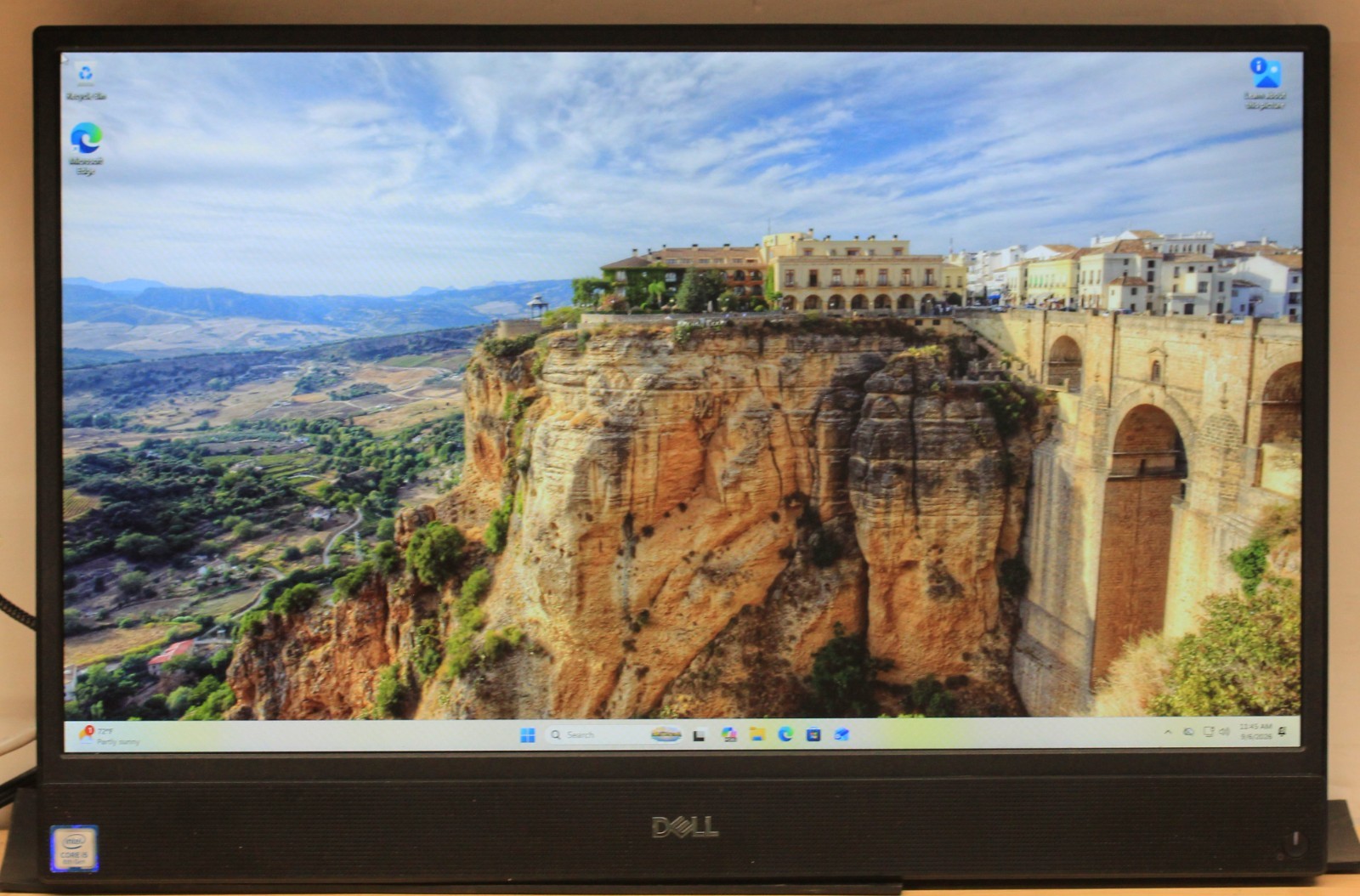OptiPlex 5260: 21.5", i5-8500, 16GB, 256GB NVMe, W11 Pro *Read Desc.*
