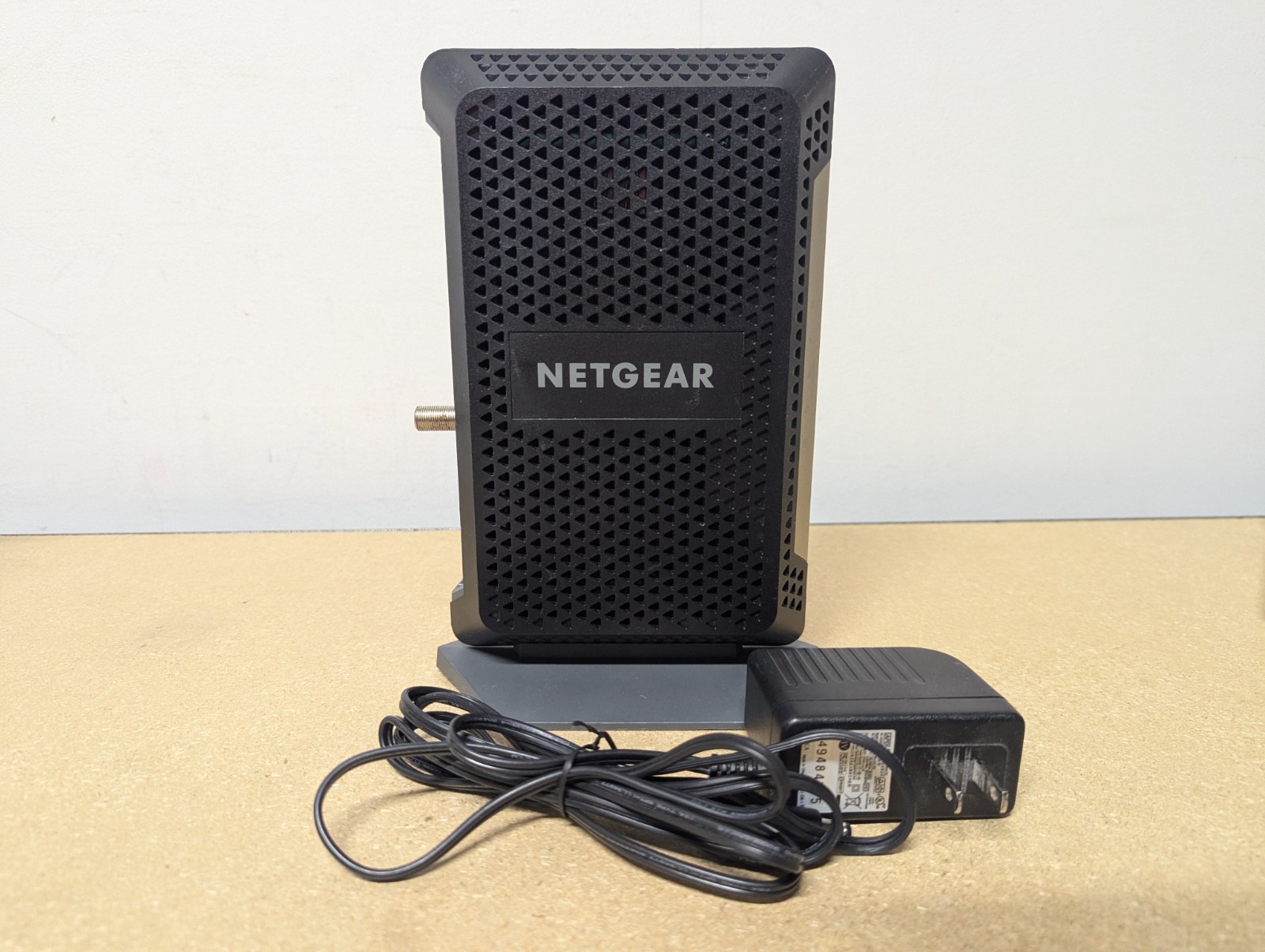 NETGEAR CM1000 DOCSIS 3.1 Cable Modem 1 Gbps, 1 LAN Port w/ Adapter