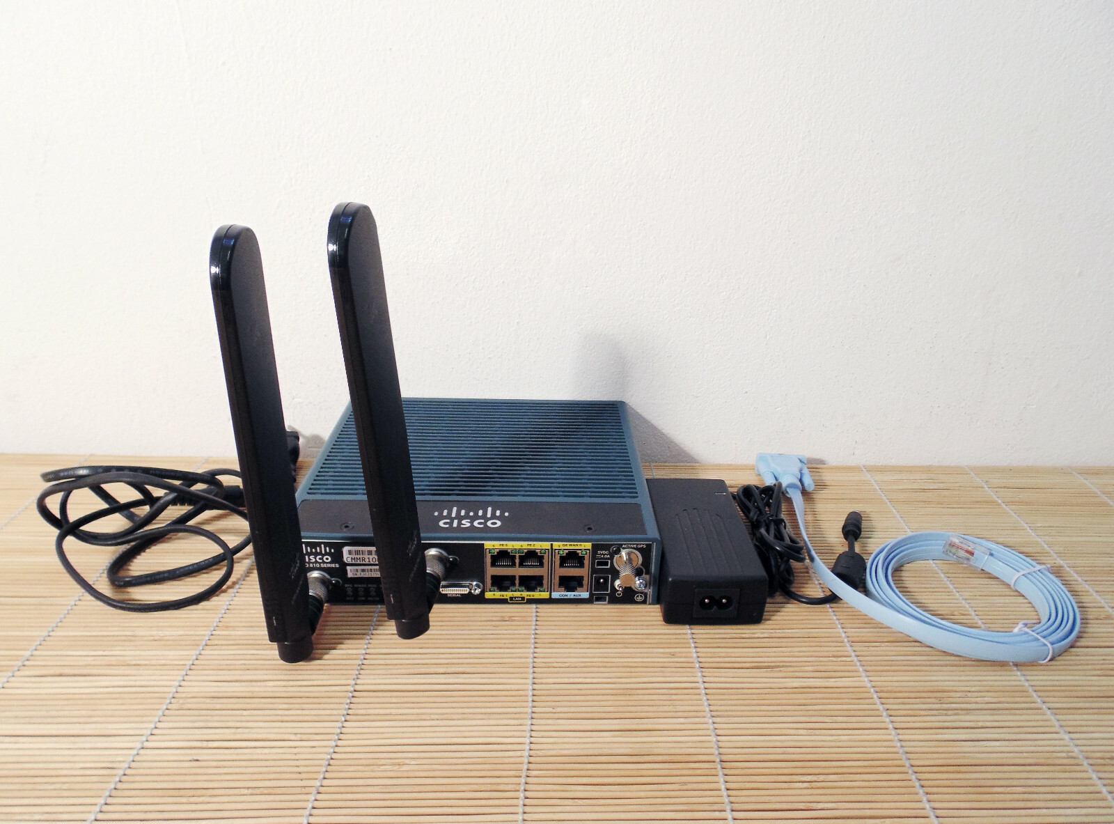 Cisco C819G-LTE-MNA-K9 Compact Cisco 819 Secure Multi-Mode 4G Router
