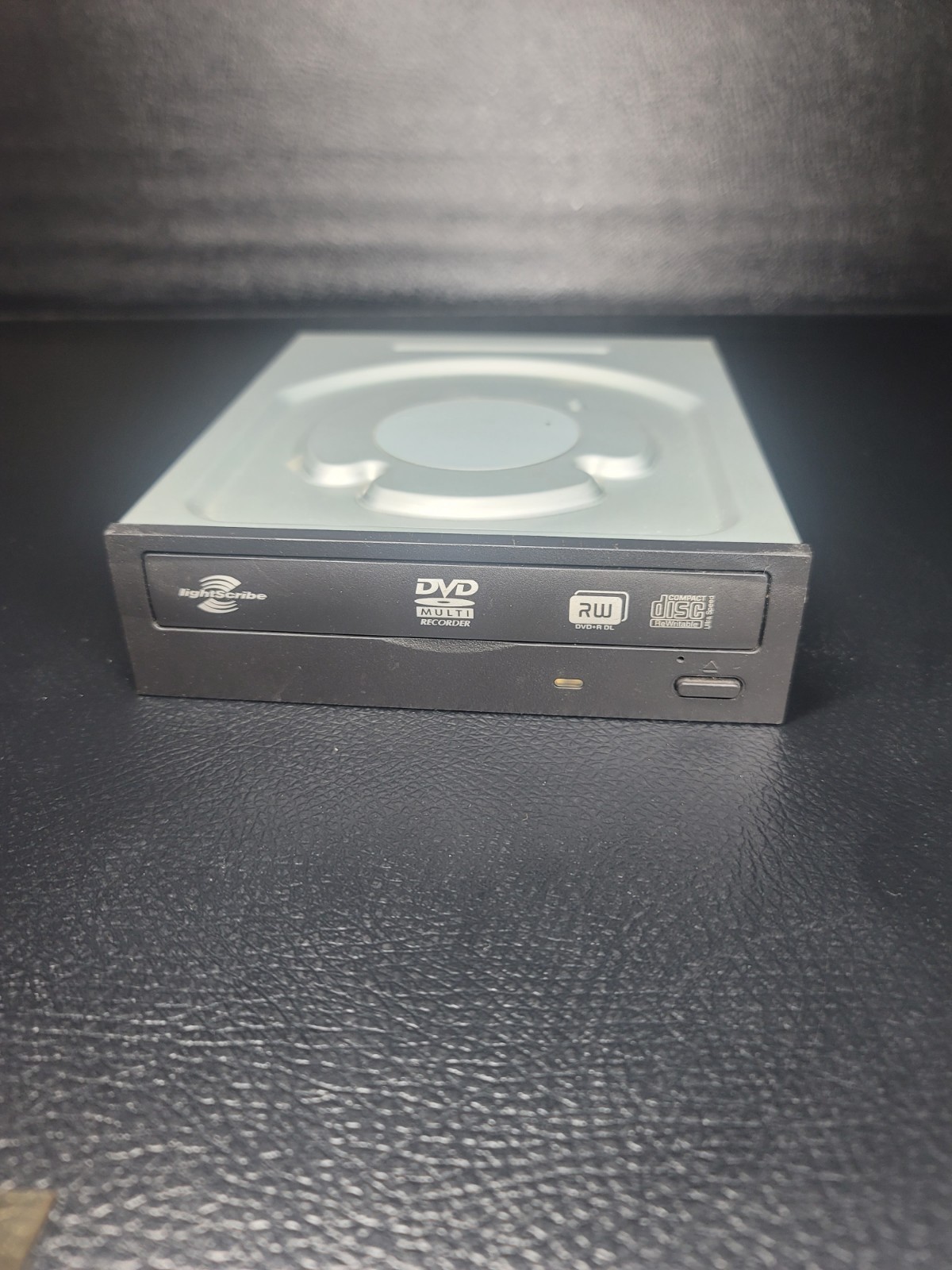 LiteOn DVD CD Dual Layer Rewritable iHAS424 Black LightScribe SATA iHAS424-98 B