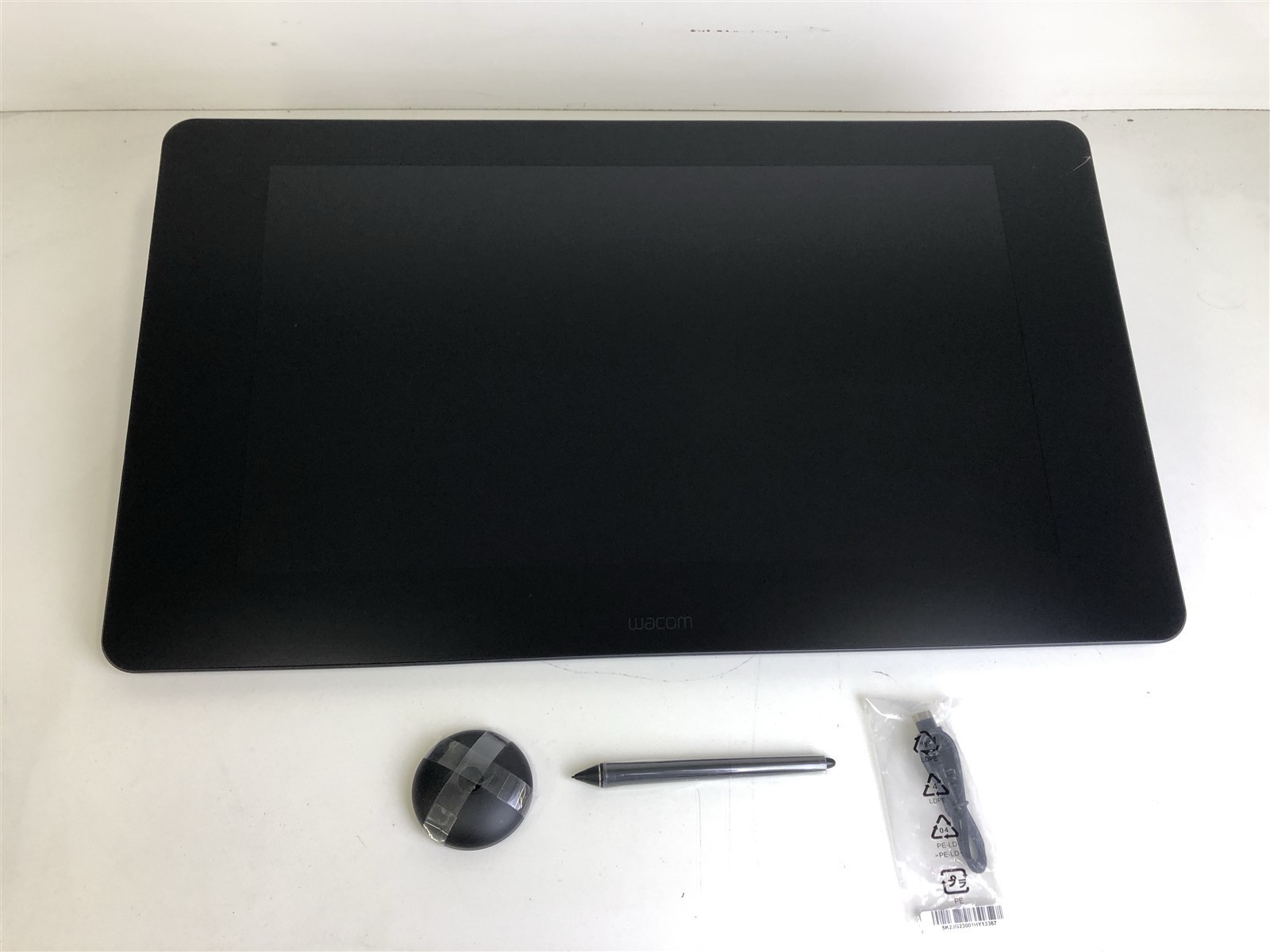 Wacom Cintiq Pro 24 Creative Pen Display (DTK-2420)