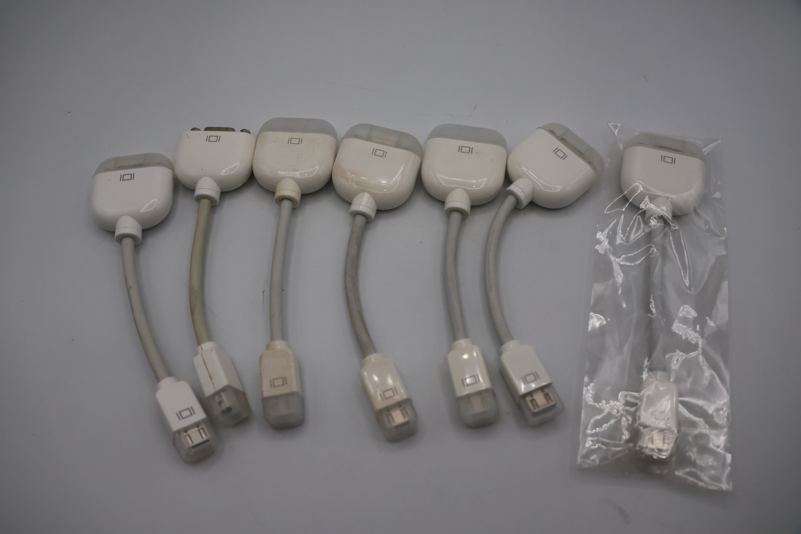 QTY 7 :: Apple Mini DVI to VGA Display Adapter (M9320G/A  iMac Macbook  Pro G4)