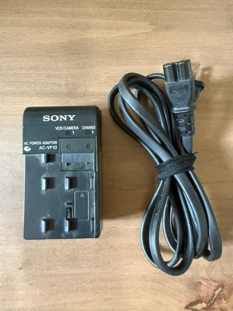 Sony AC-VF10 AC Power Adaptor DC 4.2V 1.8A |VTR| DC 4.2V 1.5A Charger